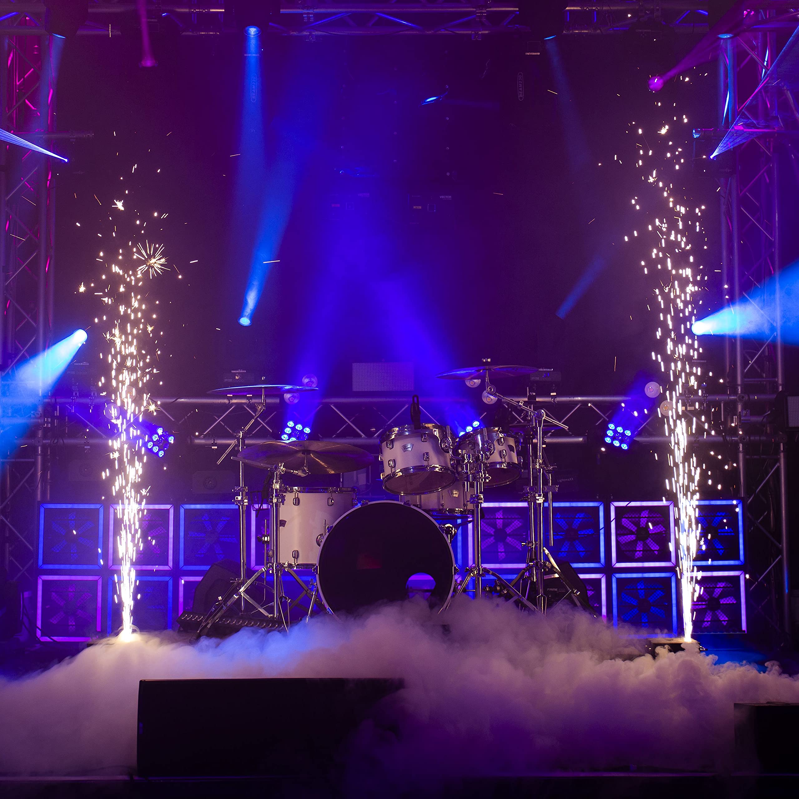 VECTOR Spark UP! Funkeneffektmaschine, Indoor Spark Effect, Effektmaschine, DMX- und Fernsteuerung, 650W, selbstreinigend, Aluminiumgehäuse