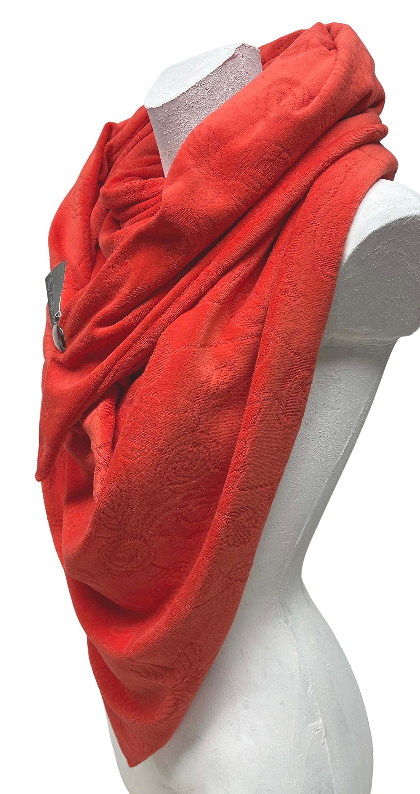 handmade - Handgefertigtes Dreieckstuch in rot aus Baumwoll-Nicki – mit Rosenmuster & Clip-Verschluss – romantisches Tuch für Damen