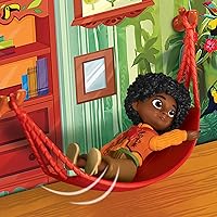 Vista 3 de Disney Encanto Set de Casa del Árbol de Antonio con Figura de Muñeco Antonio y Amigos Animales