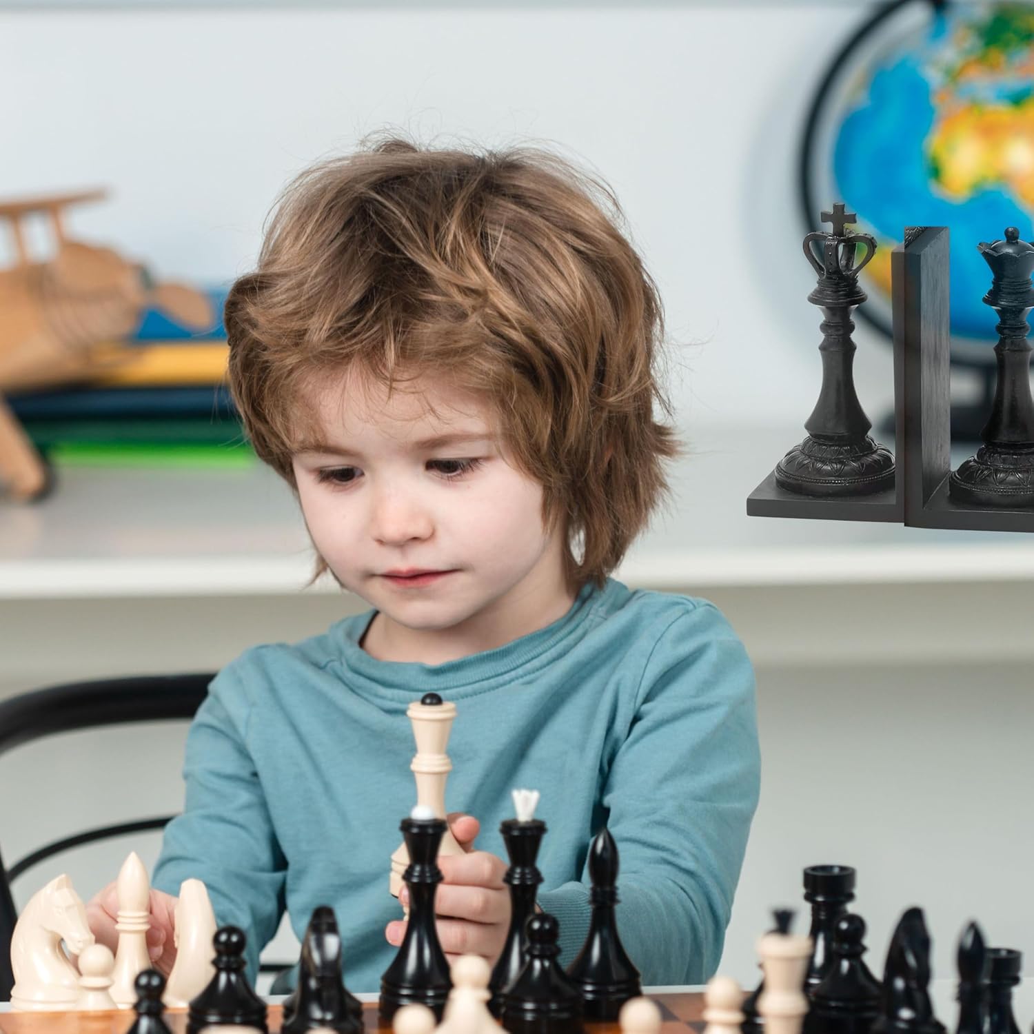 Bellaa 29745 Chess King and Queen Decorative Bookend Royal Exquisite Vintage Retro Book Ends Shelf Organizers Books Stopper Black Statues Sculpture 7 inch