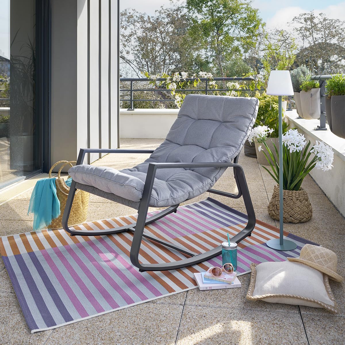 Hespéride - Fauteuil à Bascule Felinio Gris, 73 x 79,5 x 104 cm, Acier Anti Rouille, Résistant UV - pour Jardin, Terrasse, Rocking Chair