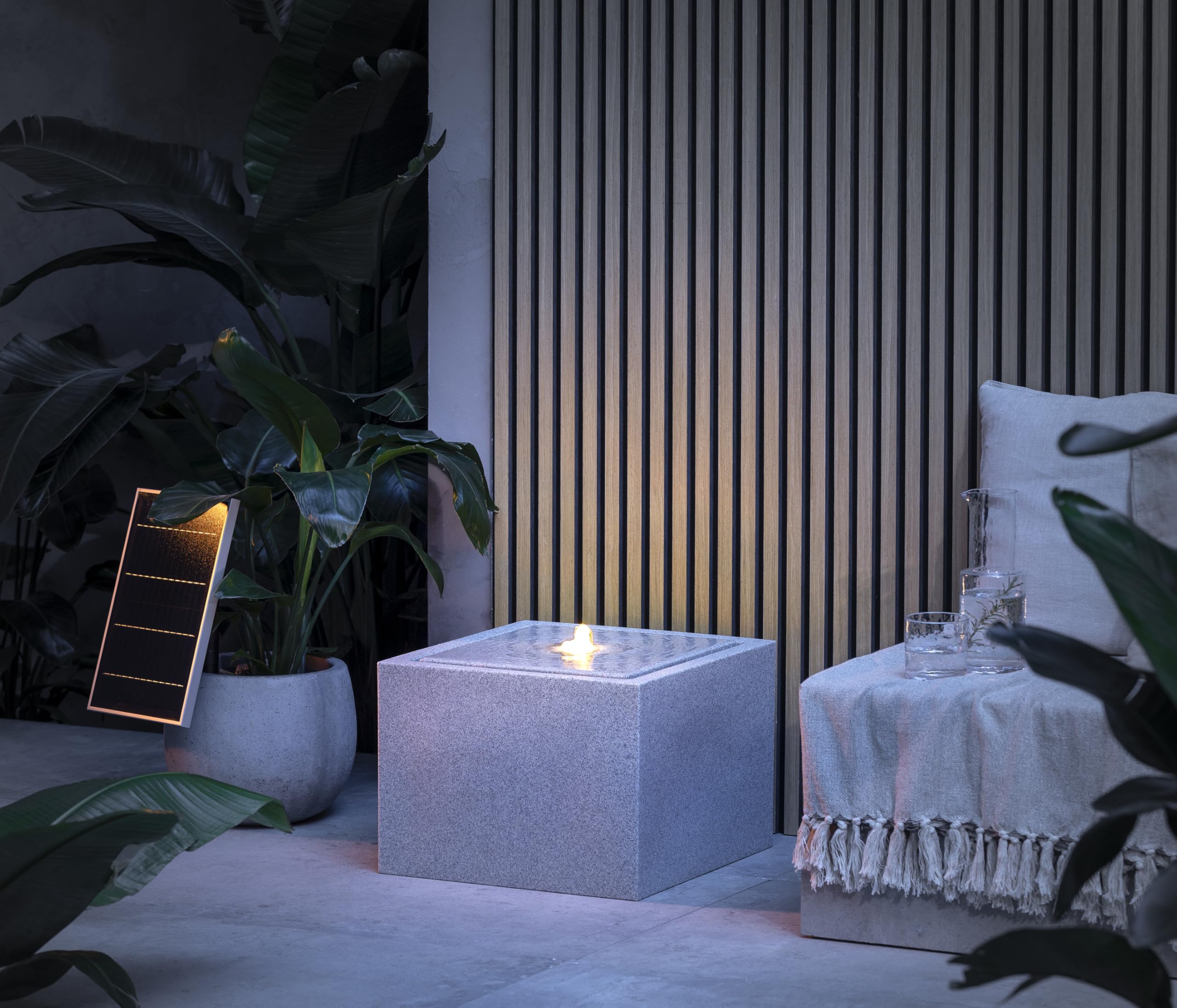 Fontaine Solaire Biala Résistante au Gel Extérieur Éclairage LED 32,5 x 44 x 44 cm Polyéthylène Gris