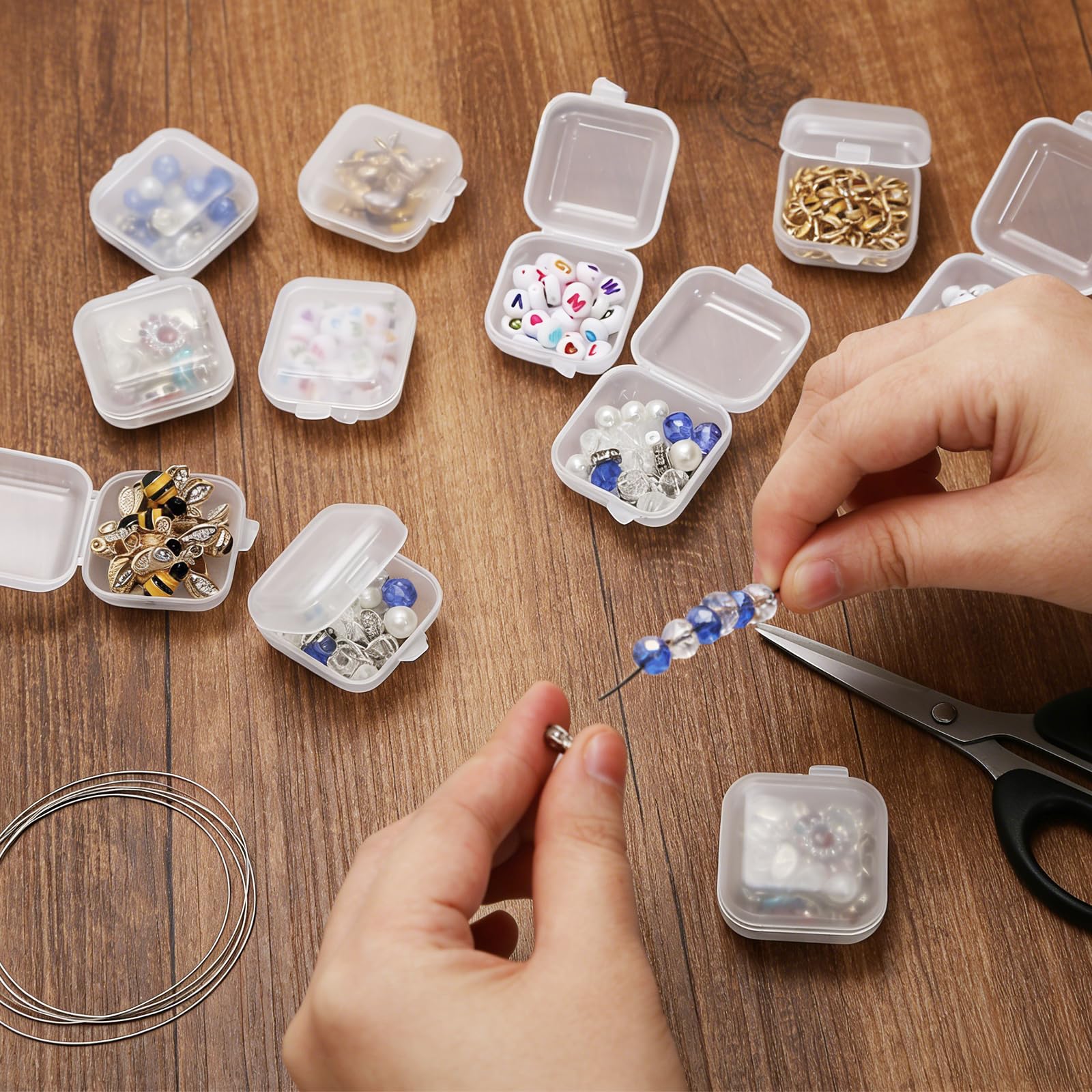 Dicunoy 200 mini scatole di plastica trasparente, piccole scatole per gioielli con coperchi incernierati, scatole per anelli, scatole portatili per orecchini, collane, accessori fai da te