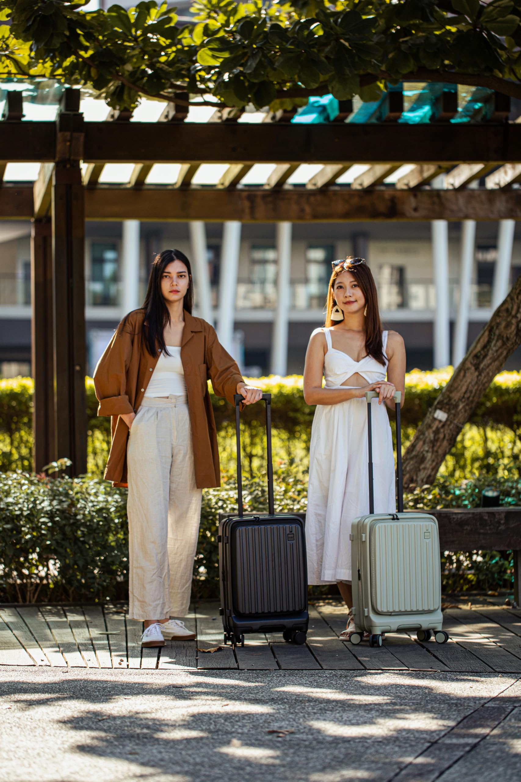 Acer Hardside Expandable Luggage Laptop Bag with Spinner Wheels, Black