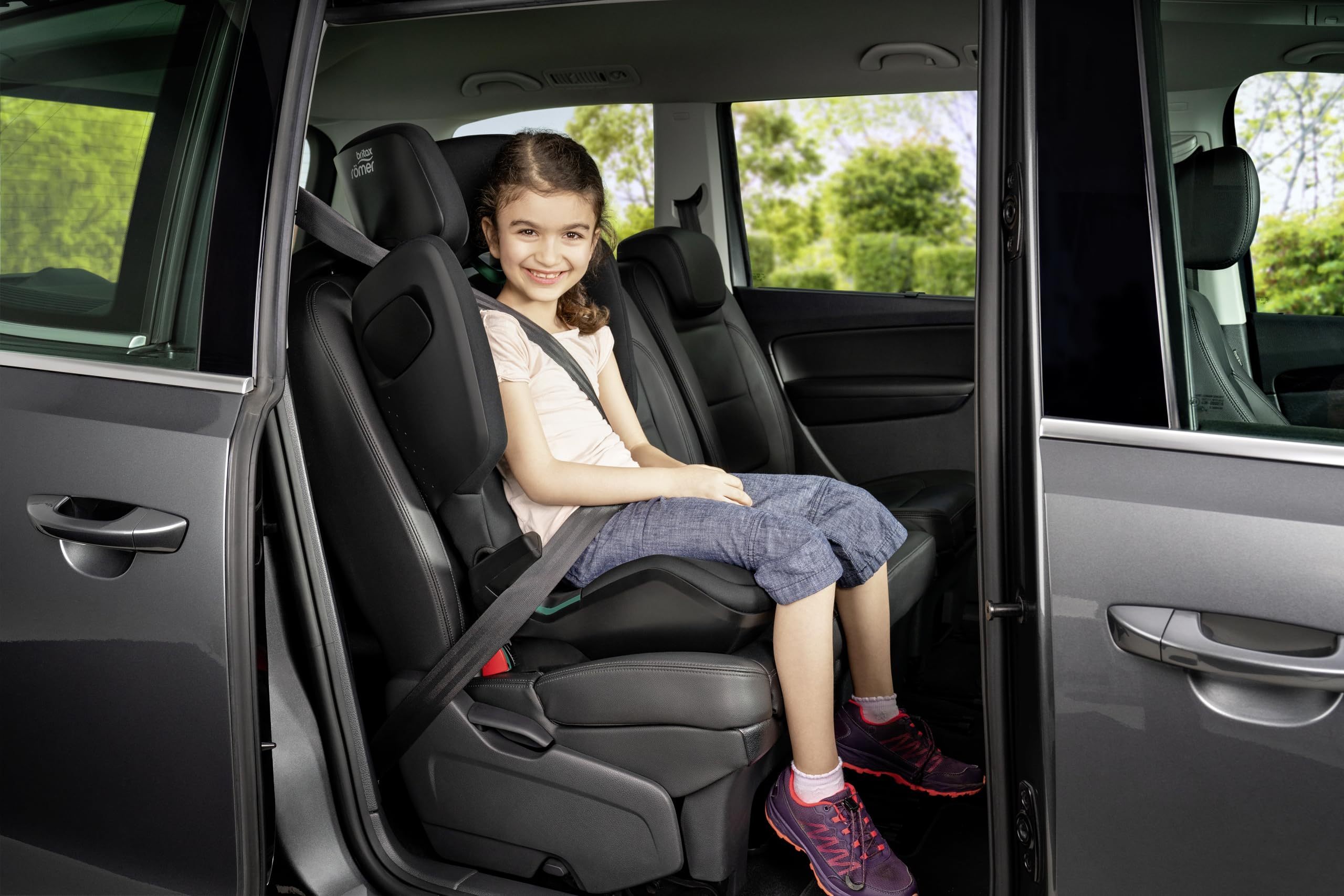 BRITAX RÖMER Seggiolino per bambini 15-36 kg Kidfix M i-Size, con Isofix e ventilazione, 100-150 cm (i-SIZE), 3,5-12 anni, Midnight Grey