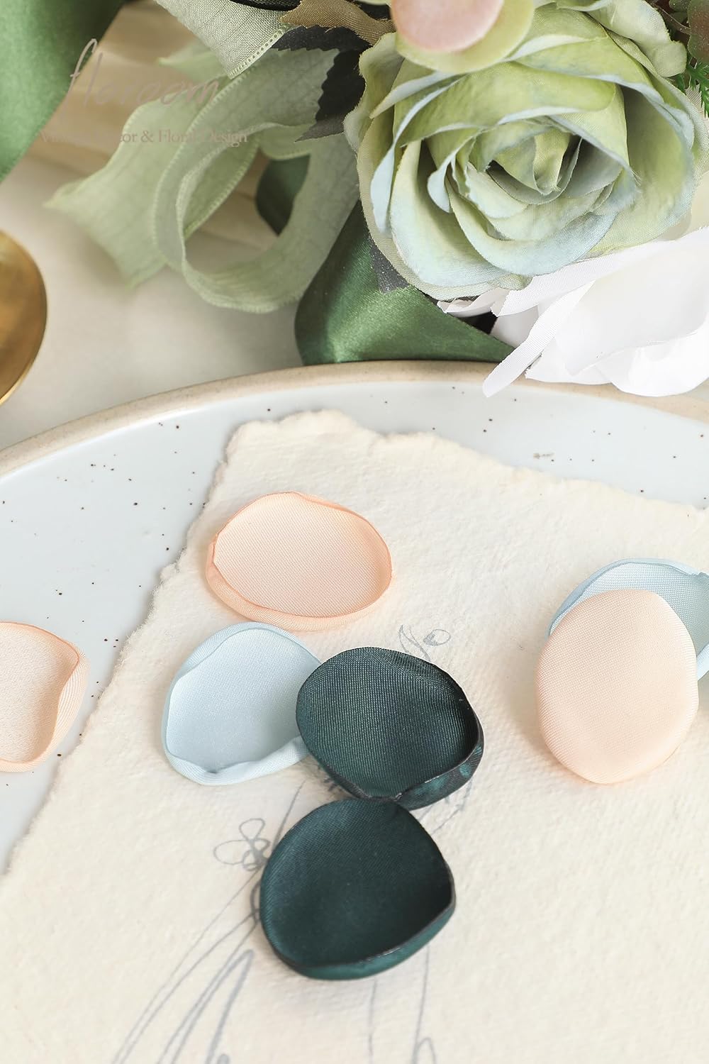 Floroom 300pcs Rose Petals Emerald Green Champagne Faux Silk Flower Petals for Wedding Flower Girl Basket Aisle Scatter Dinner Table Centerpieces Party Confetti Bridal Shower Romantic Night Decoration - Image 3