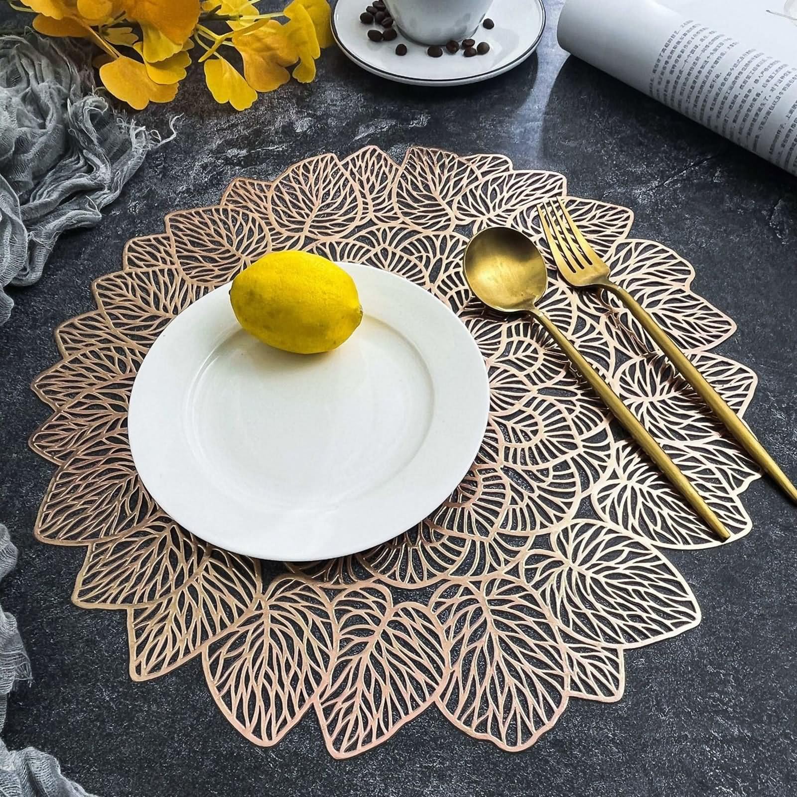 Lote de 10 manteles individuales de 38 cm, bajo plato de Navidad, hojas redondas huecas, PVC, oro rosa
