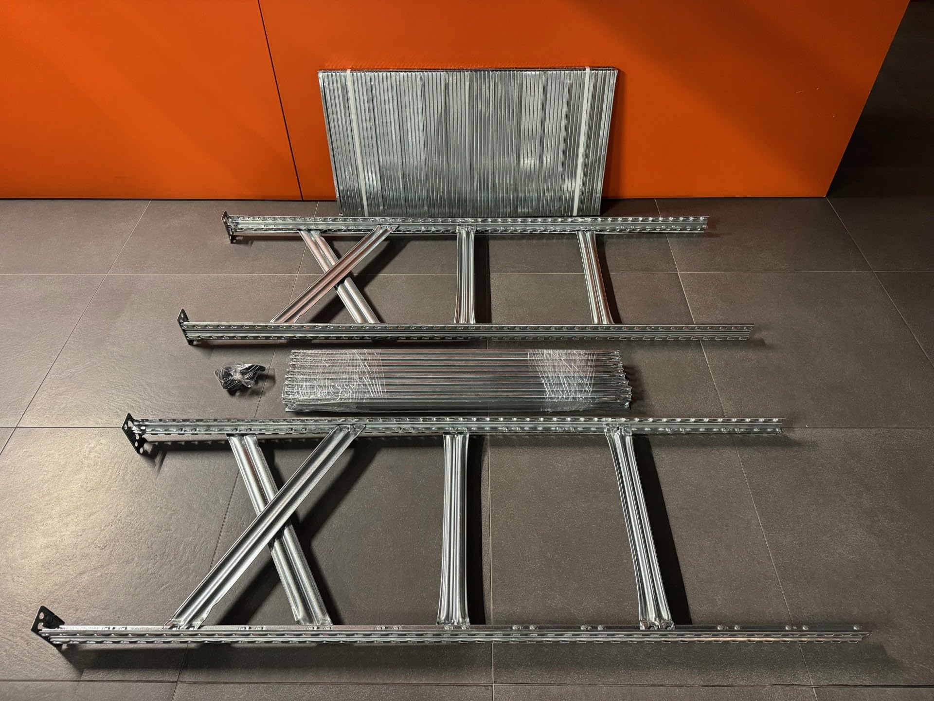 Scaffale Professionale Zincato 4 Ripiani, Metallo Zincato, 60x60 cm, Altezza 157 cm, Uso Industriale e Magazzino