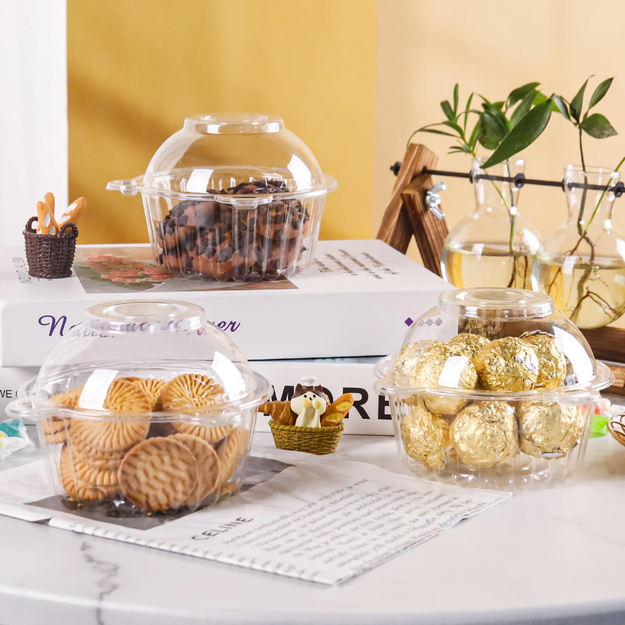 Paquete de 50 recipientes individuales para cupcakes, soportes de plástico para magdalenas, recipientes para muffins de cúpula profunda 6