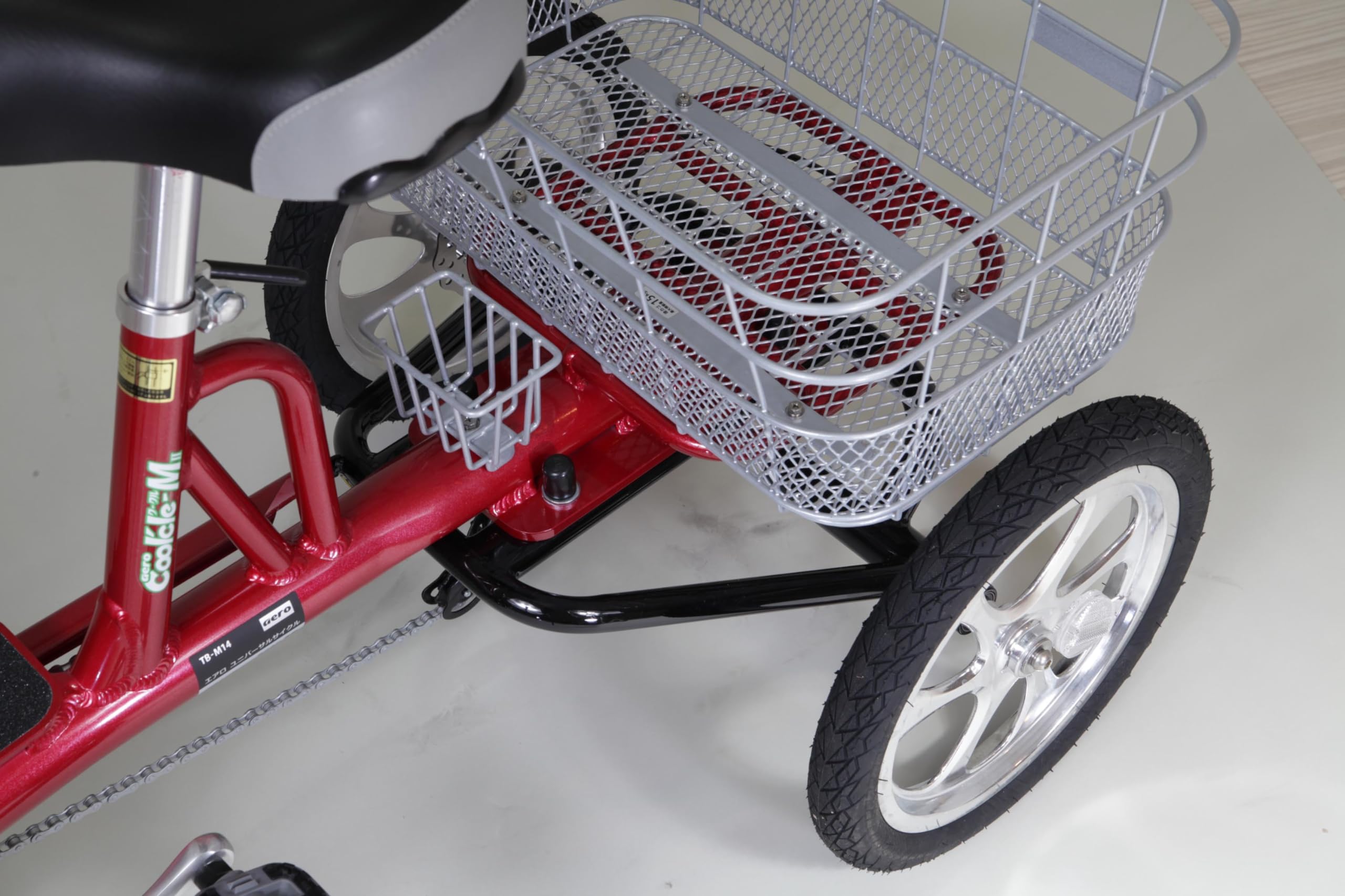 Amazon | パンクしない 四輪自転車 エアロ クークルMII シルバー 空気 