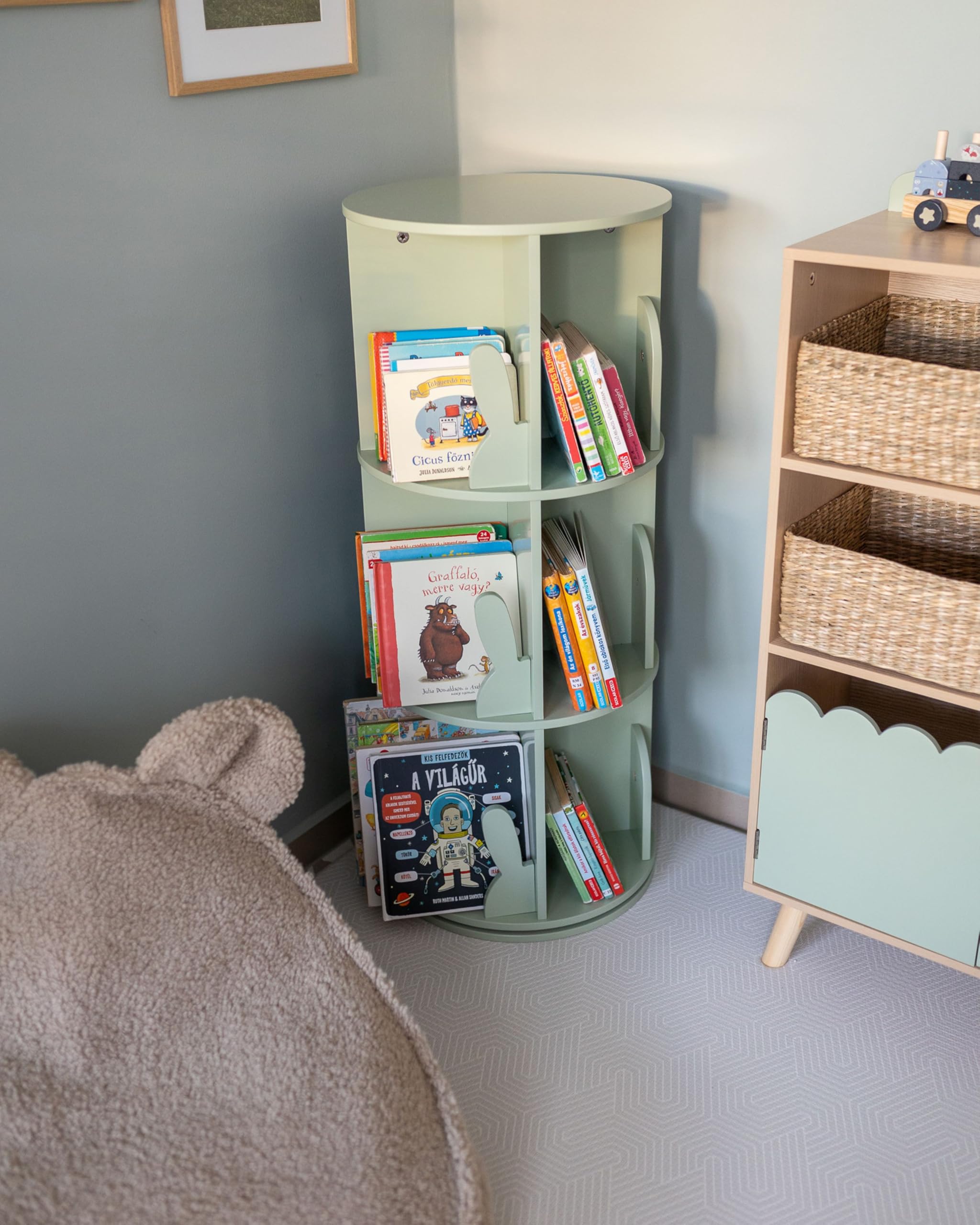 Beliani Bibliothèque Rotative à 3 Niveaux en MDF en Forme de Lapin Chambre Enfant Vert Clair Caney