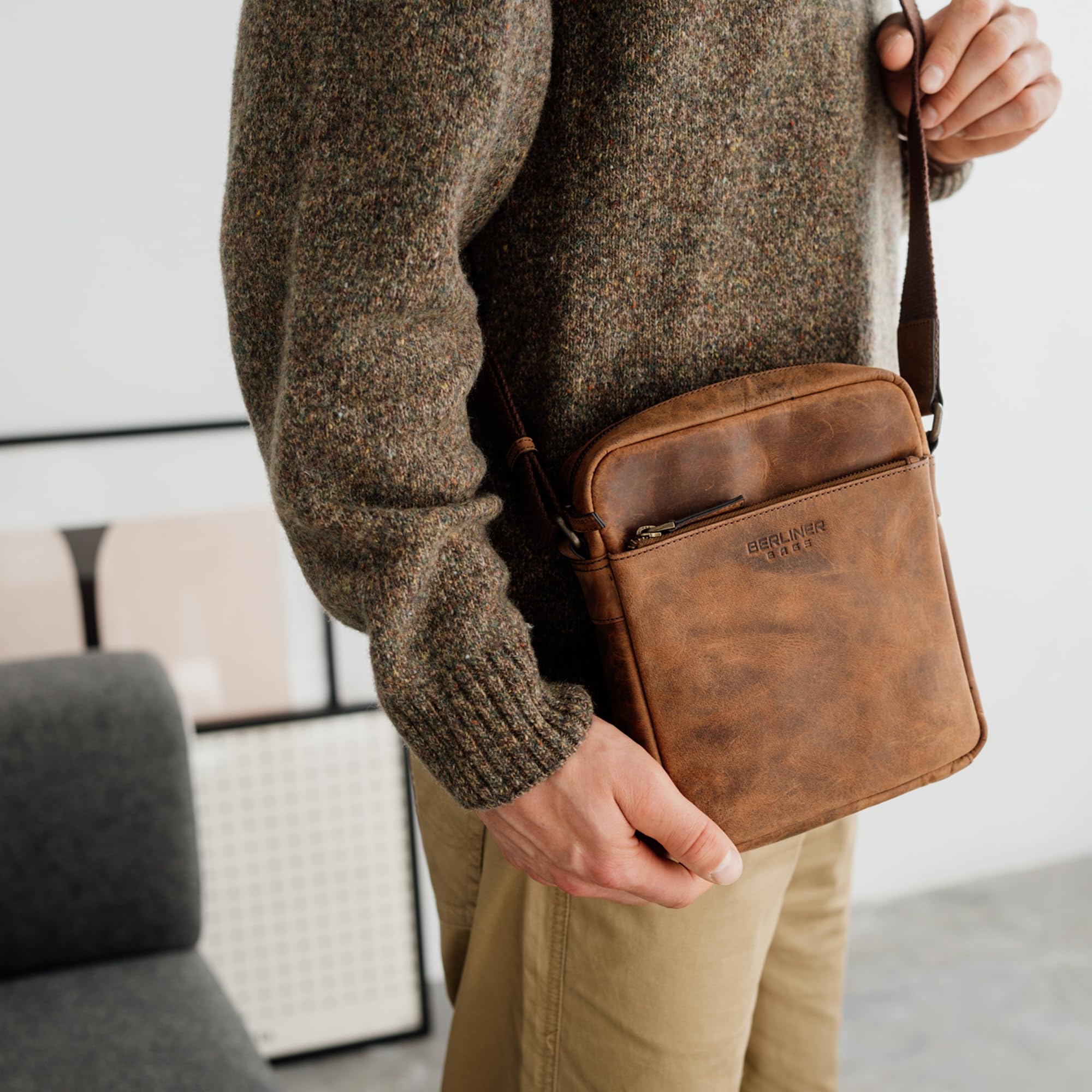 Berliner Bags Vintage Umhängetasche Tom, Schultertasche aus Leder, Männerhandtasche und Crossbody für Herren