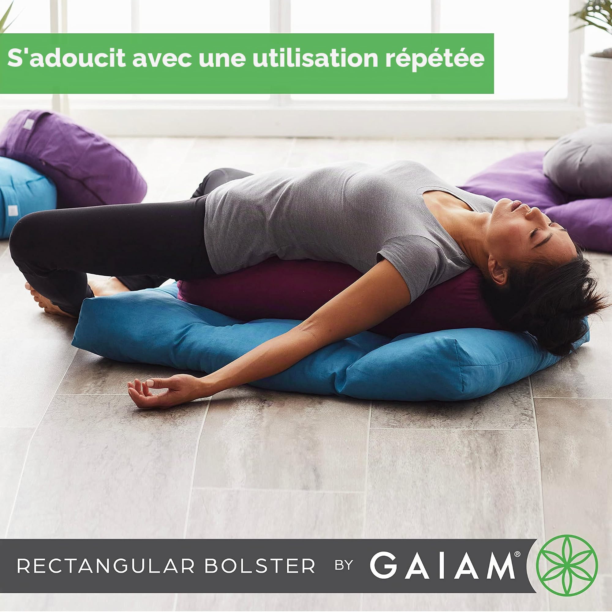 Gaiam Traversin de Yoga – Long Coussin de méditation rectangulaire – Coussin de Soutien pour Yoga réparateur et Assise sur Le Sol – poignée de Transport intégrée – Housse Lavable en Machine