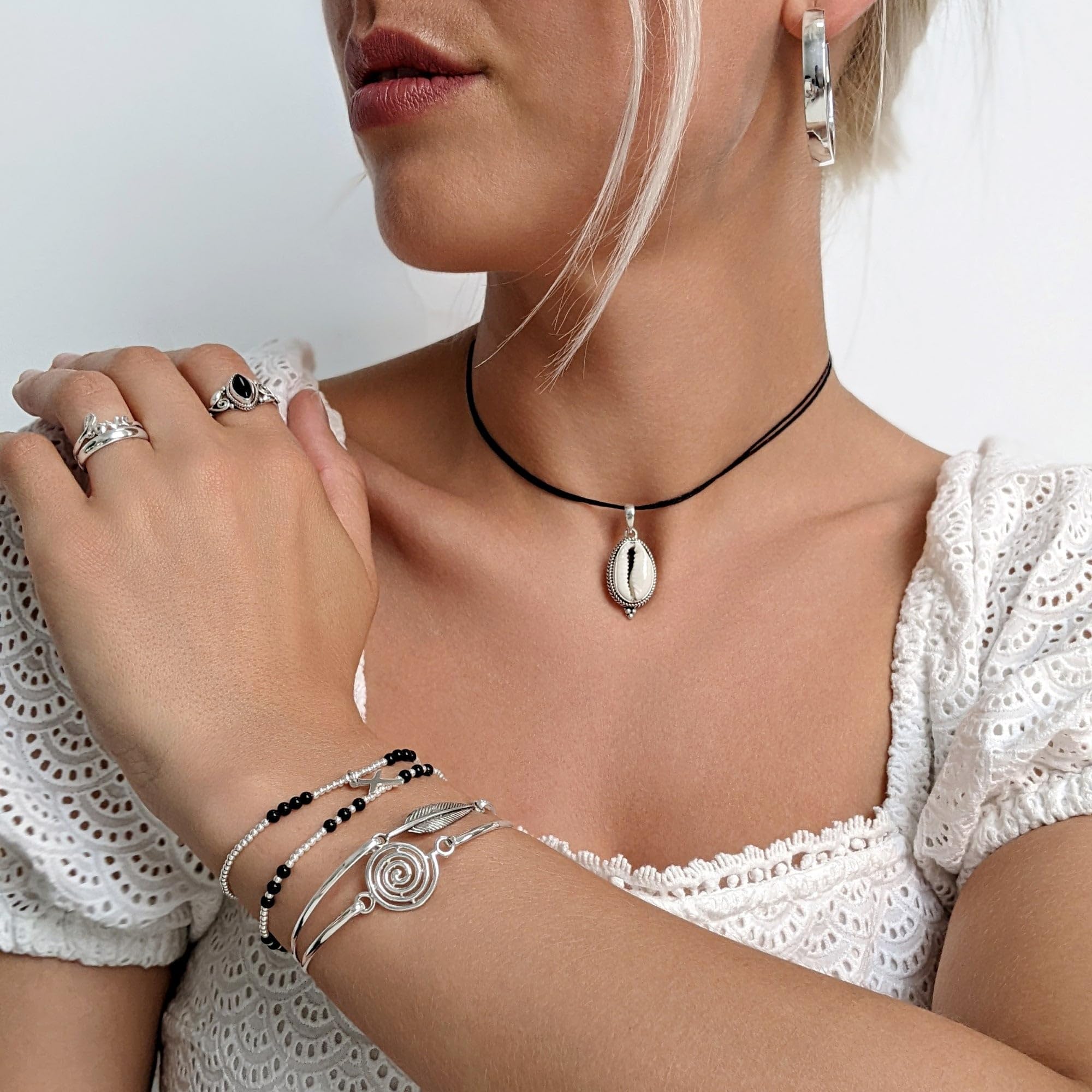 Silverly Pulsera Espiral Redonda Plata de Ley 925 | Dije Plata Maciza Forma Concha Marina Brazalete Plano Delgado Apilable | Joyería Bohemia Minimalista | Pulseras Remolino Mujer | Pulseras Amistad