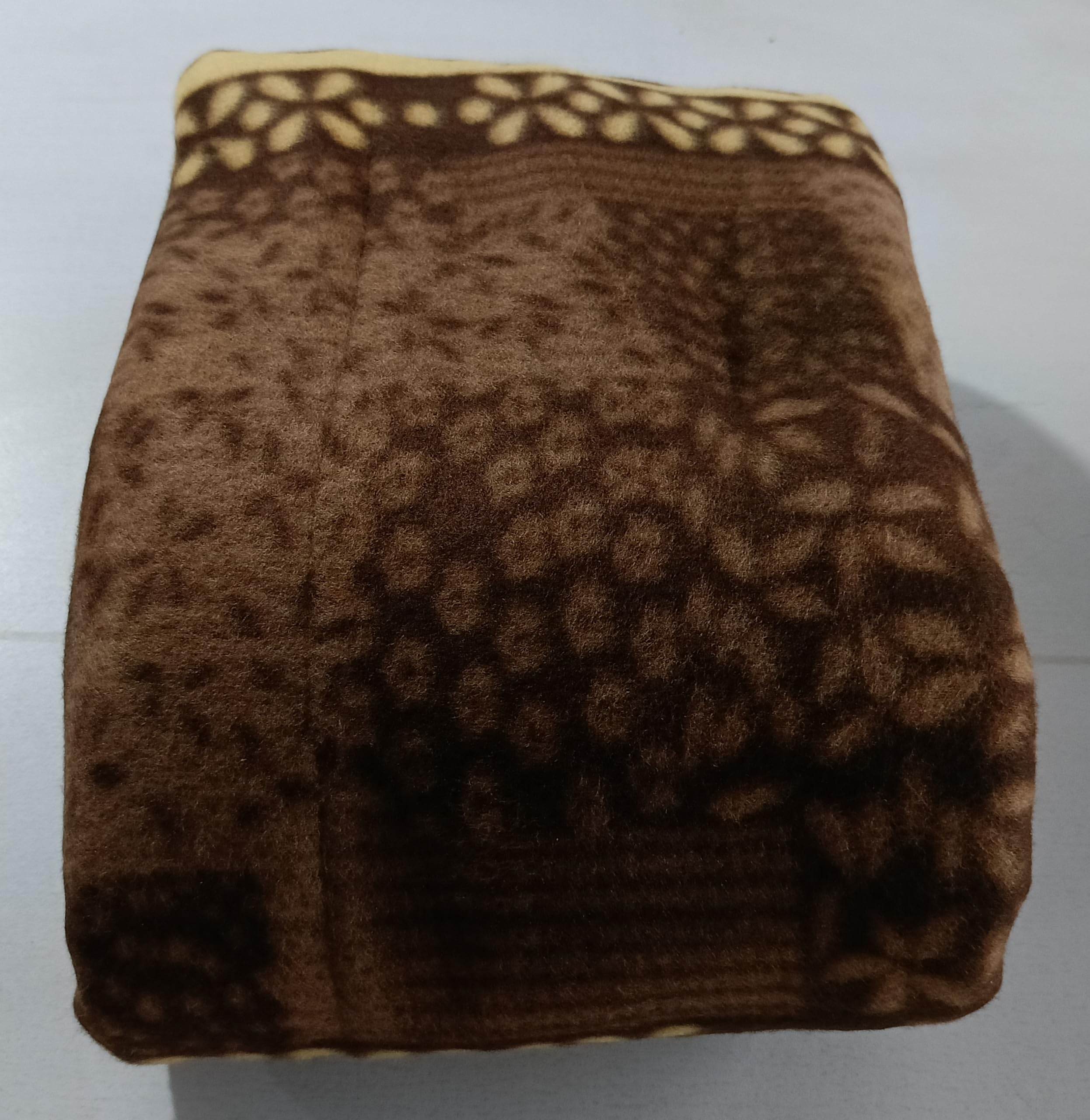 Single Print Woollen Duver/Quilt(Razai)/Blanket Cover 90x60 (Single Gamla Brown)-image-25