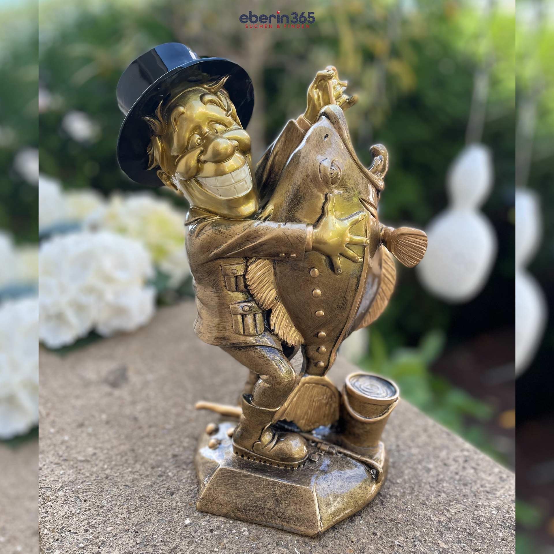 Angeln Pokal 29 cm - Große Angler Trophäe Figur mit Fisch - Altgold | Resin Ehrenpreis für Angelvereine, inkl. Gravurschild 60x25 mm mit Wunschtext für individuelle Siegerehrungen geeignet