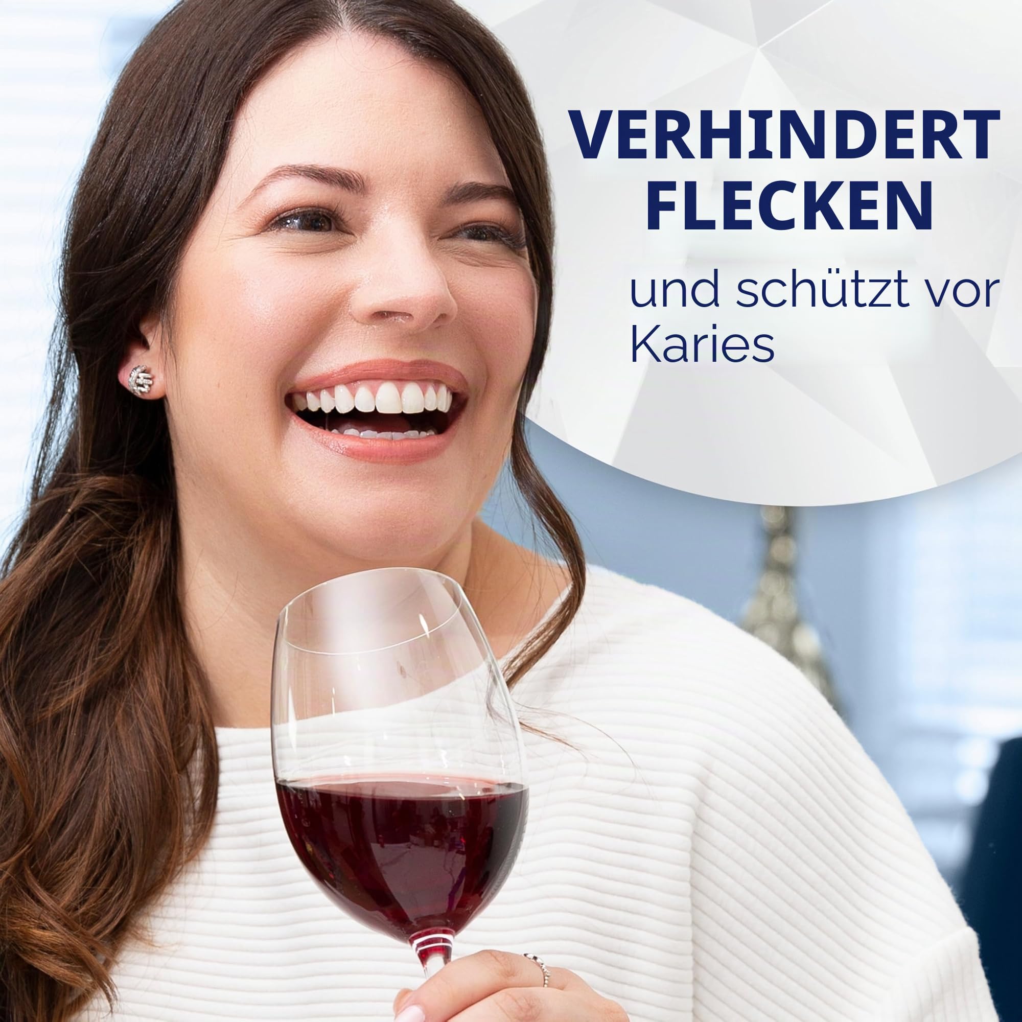 Crest 3D Whitening Zahnpasta, Weiß, Brilliance Luminous Purple, 3 Stück, 142 g, Fluorid Anti-Karies-Zahnpasta, bekämpft 100% mehr Oberflächenflecken, Vorbeugung