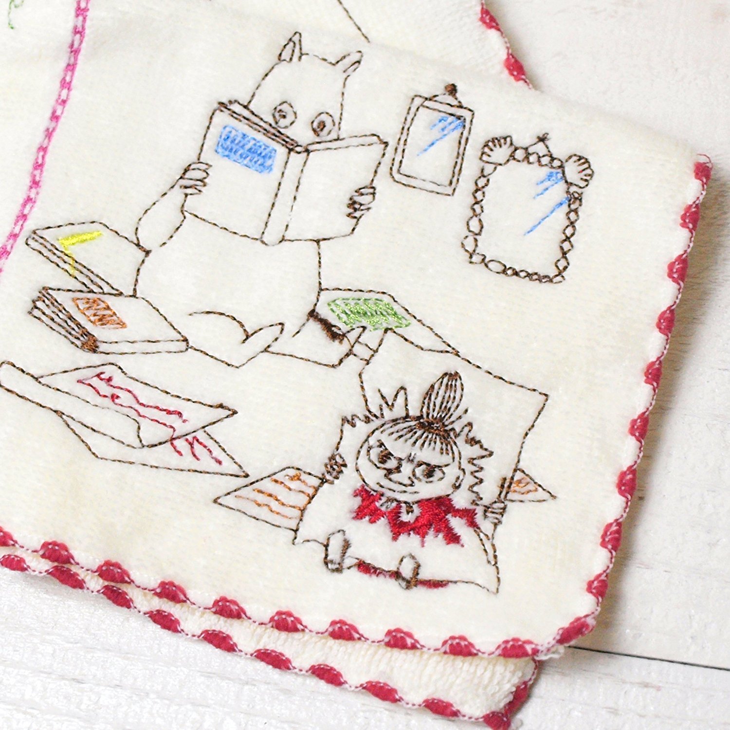 Moomin ストックマン 150周年限定 TIN 缶 & ティータオル セット 缶付きミニタオル2枚「summer doodle」（ハンカチ