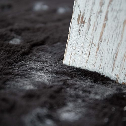 Miniatura 2 de Paco Home Alfombra de pelo sintético súper suave en negro sólido, tamaño 2'8" x 4'11"