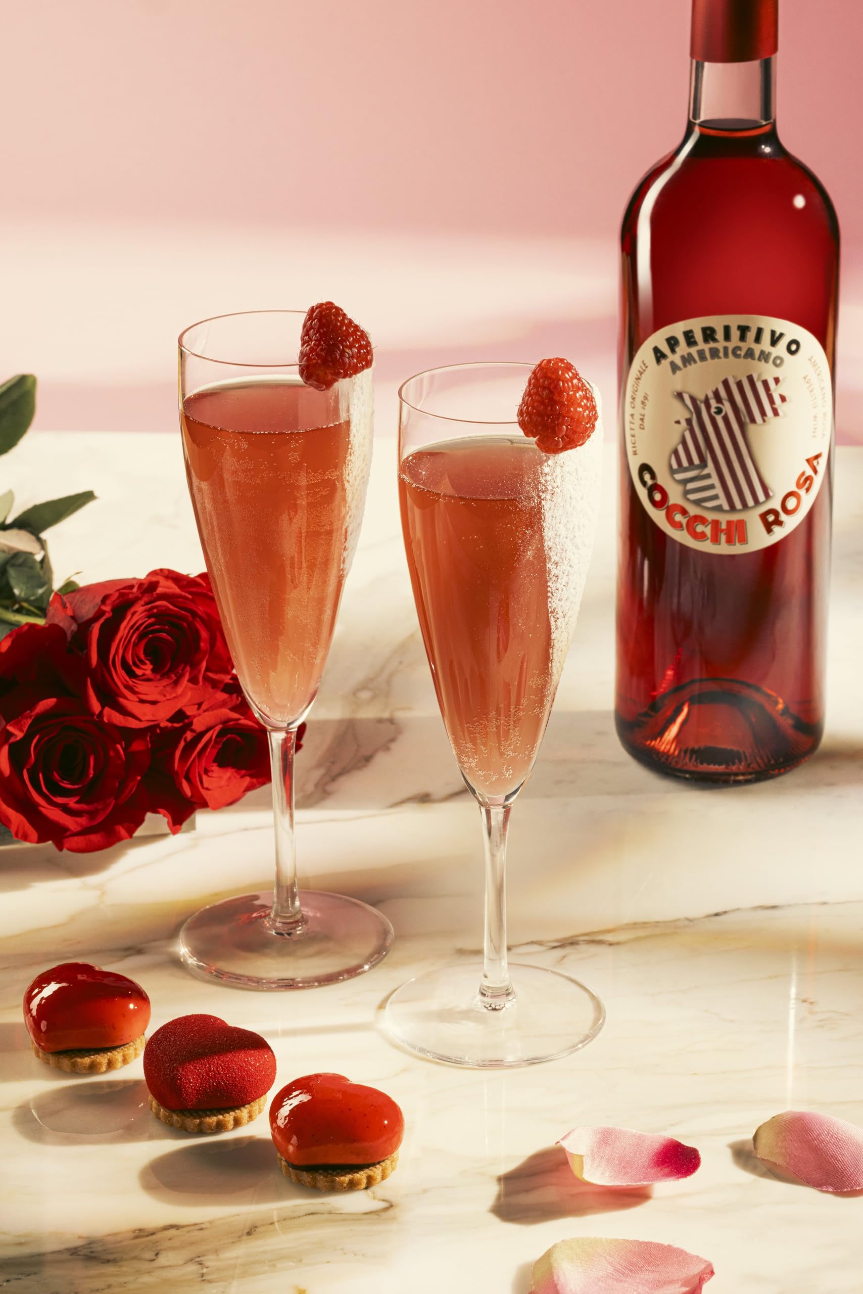 COCCHI - Americano Rosa - Apéritif à base de Vin - 16,5% Alcool - Origine : Italie/Piémont - Notes de vanille et de fleurs - A déguster pur ou en cocktail - 75 cl