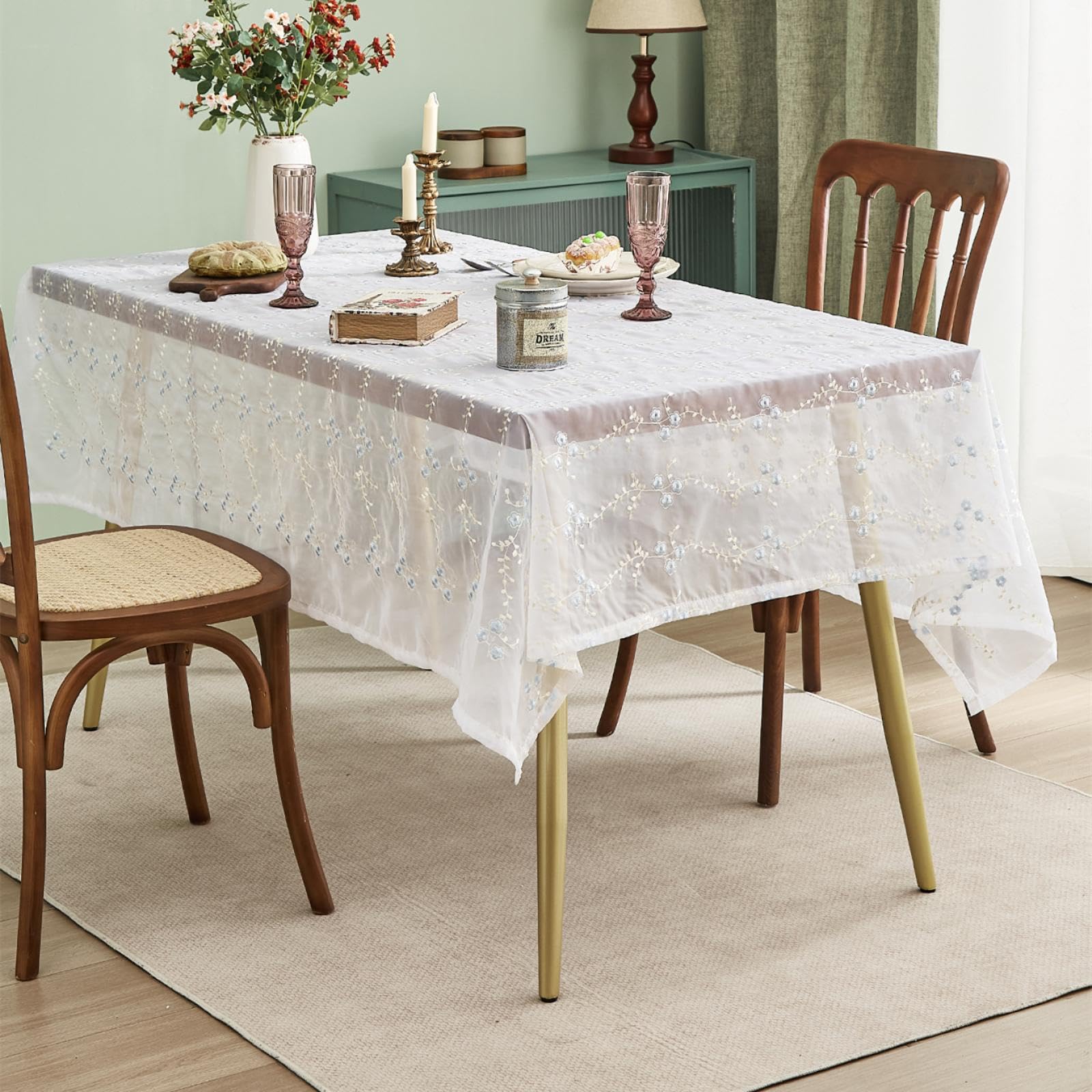 Nappe en dentelle blanche : sublimez votre table de salle à manger