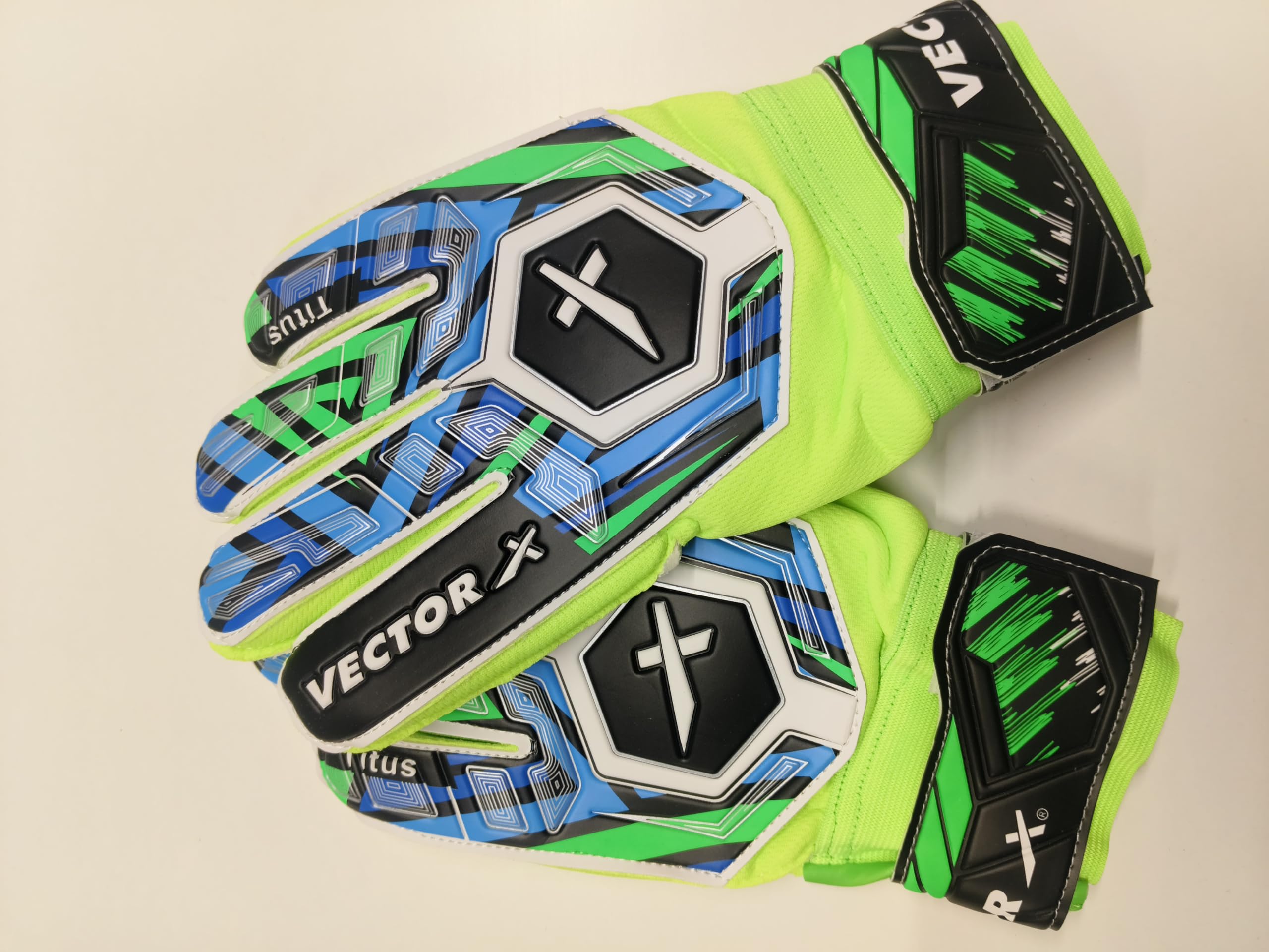 vector x titus goal keeper gloves | football soccer goalkeeping gloves | goalkeeper gloves for training & match play