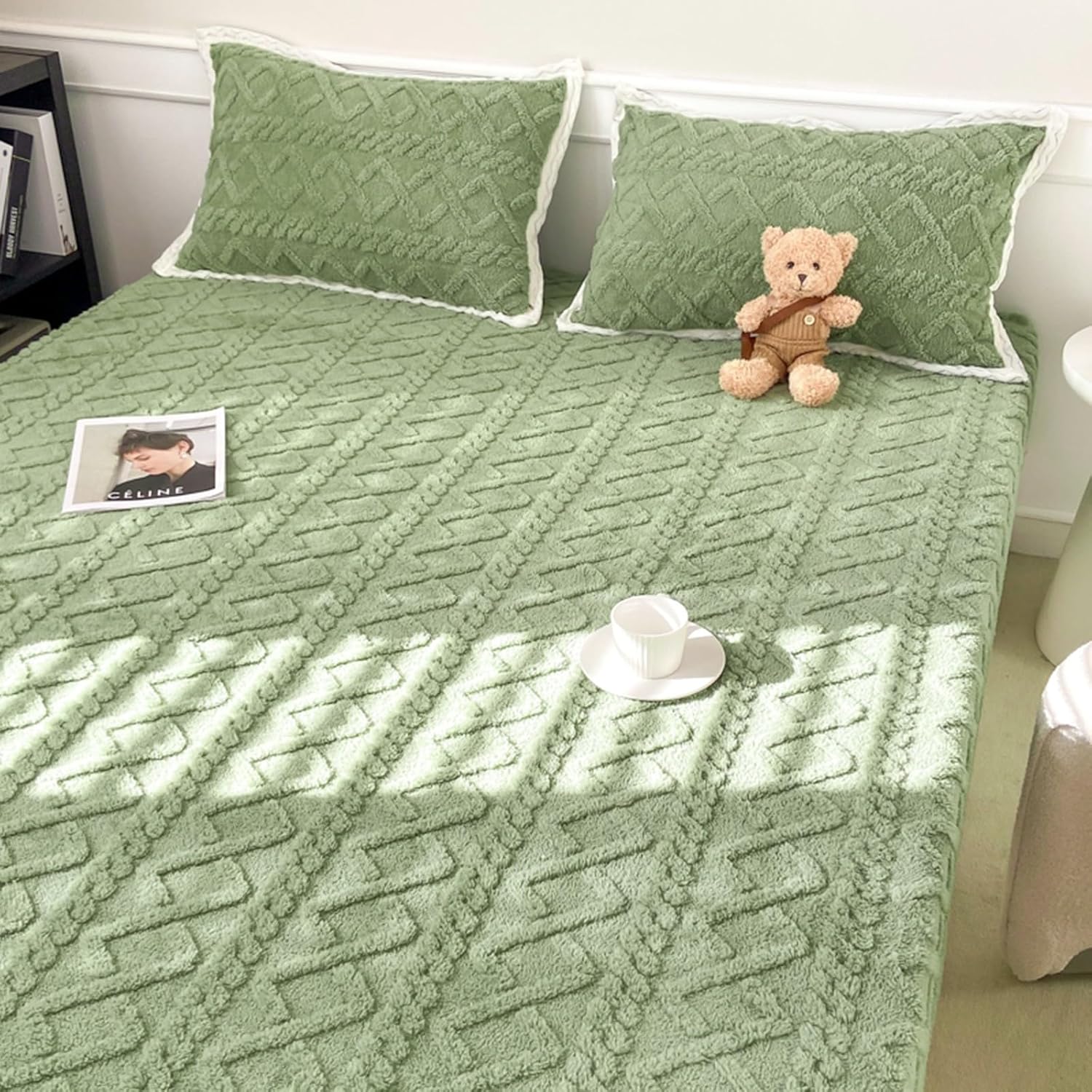 XHCTNN ThreeDimensional Carved Taffeta Velvet Bed Sheet Thickened