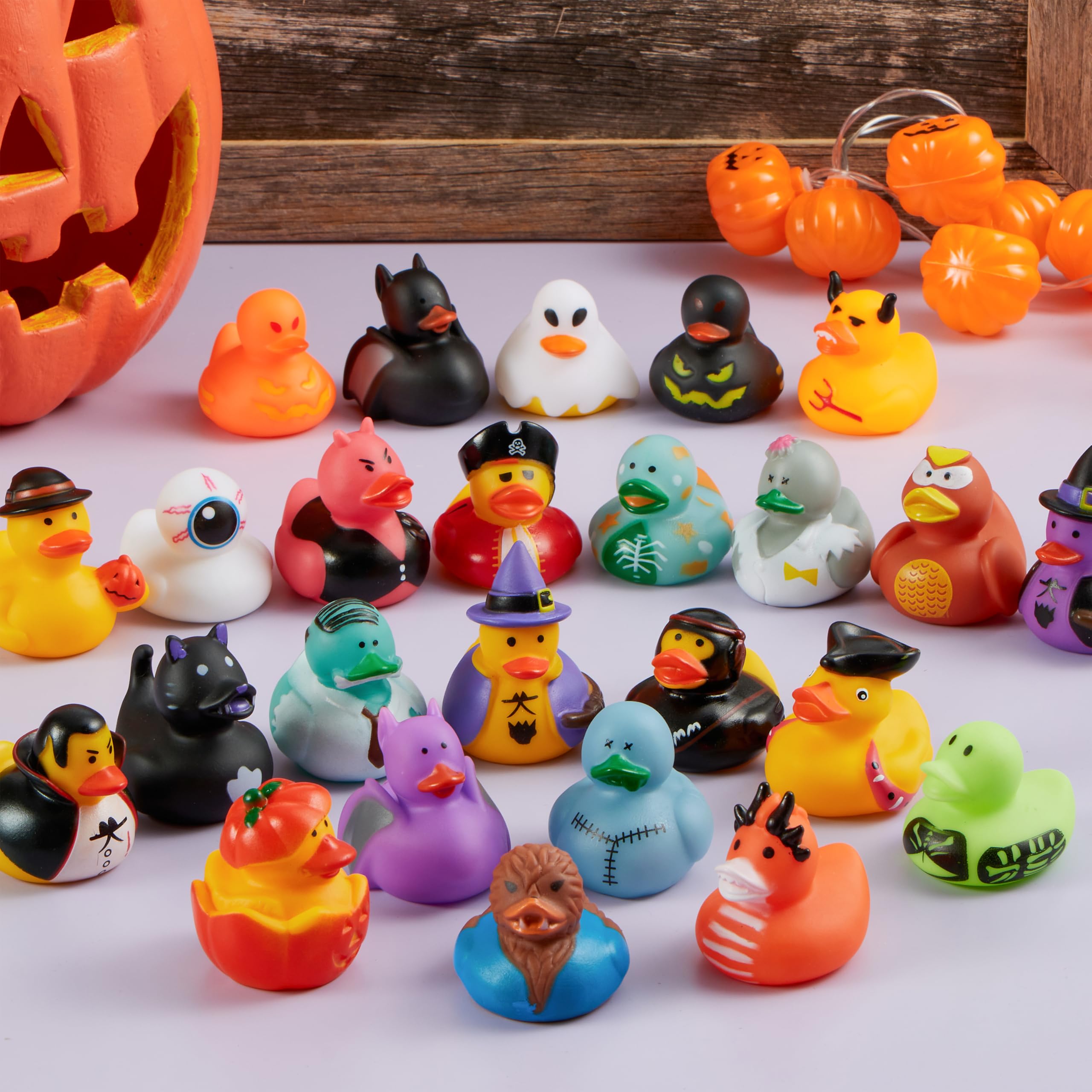 JOYIN Calendario de Adviento de pato de goma de Halloween 2025 con juguete sorpresa, calendarios de cuenta regresiva de Halloween con 31 patos de goma para niños, adolescentes, suministros de regalo