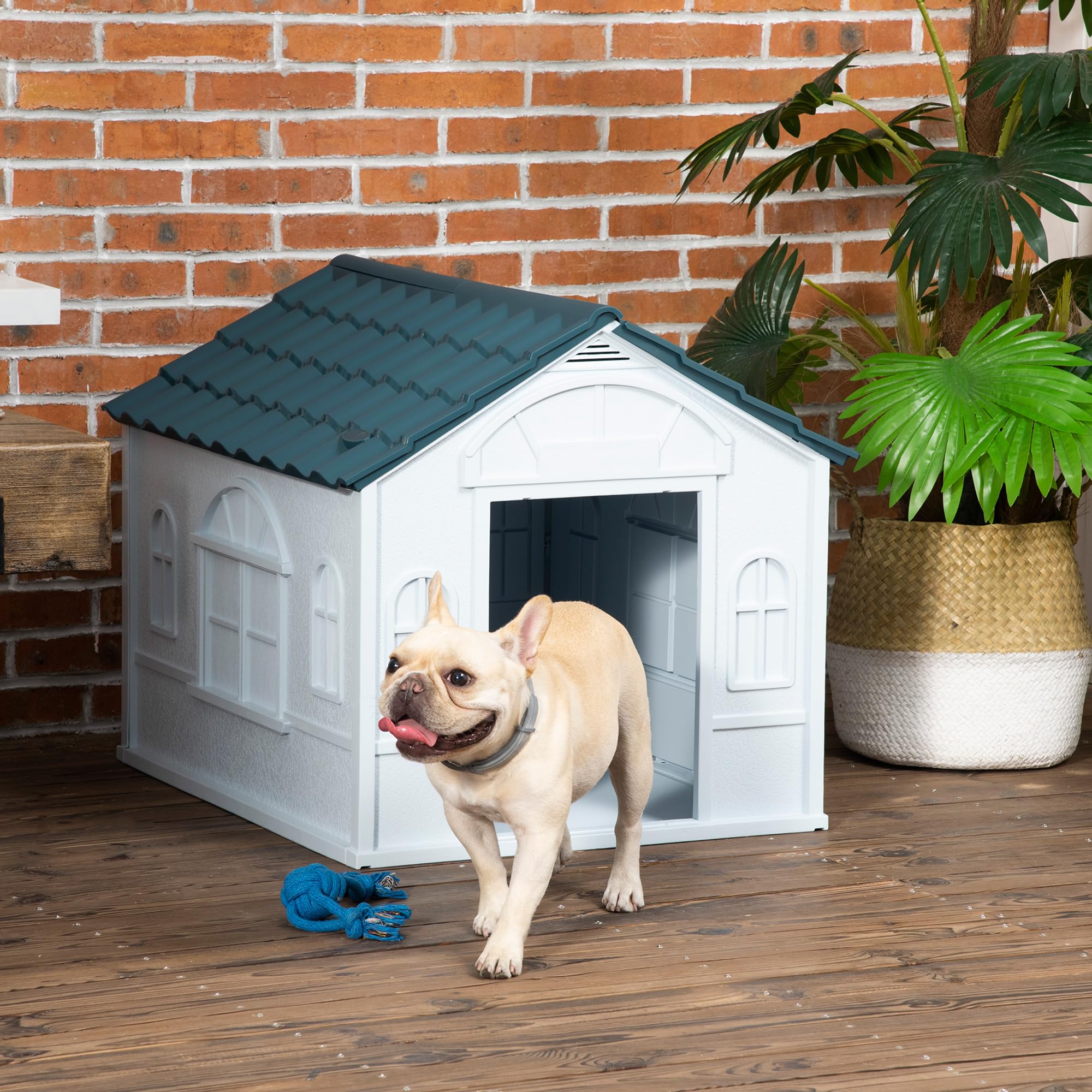 PawHut Niche d'extérieur en PP Blanc pour Chiens de Petite et Moyenne Taille - 65 x 75.7 x 63 cm | PP Imperméable, Toit en Pente, Porte Avant Ouverte, Ouverture d'Aération au-Dessus