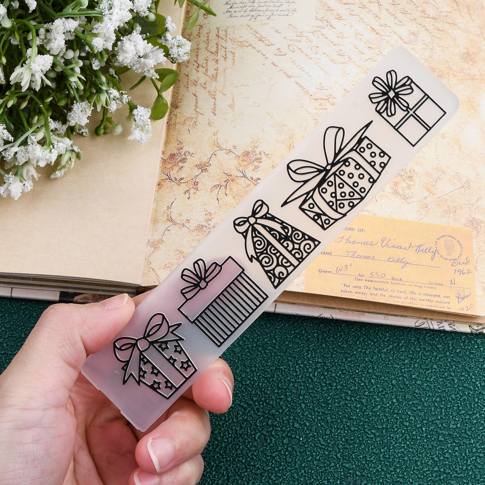 10 Piezas Plantilla de Repujado(15 x 3 cm) Carpetas de Plástico con Relieve Tarjetas, Carpeta de Grabación en Relieve para Scrapbooking Creación de Tarjetas Álbum