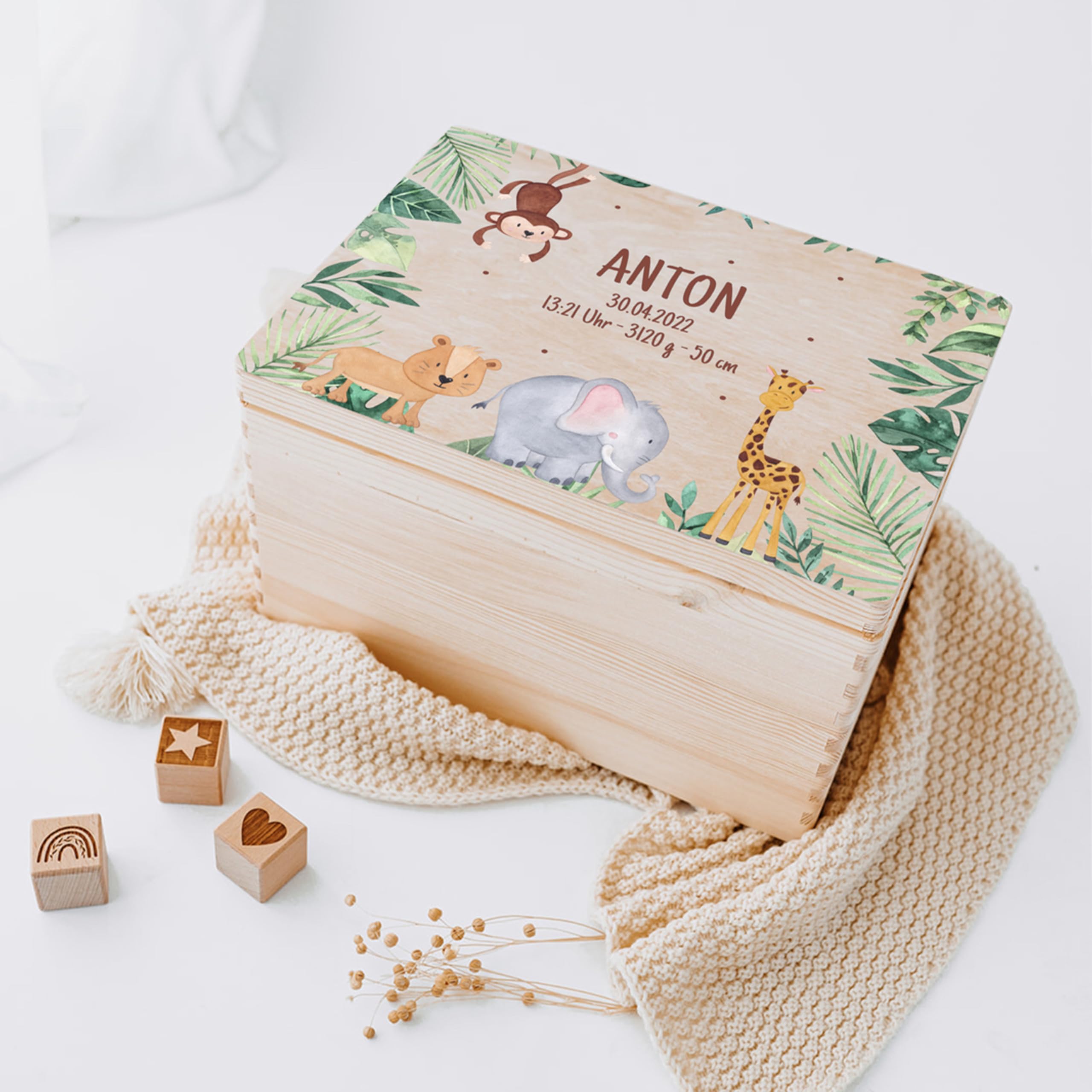 wunderwunsch - Personalisierte Erinnerungsbox Baby mit Hochwertigem Druck - Individuelle Erinnerungsbox - Niedliche Erinnerungskiste aus Holz - Geschenk zur Geburt (Tiere Dschungel, M-Klappdeckel)