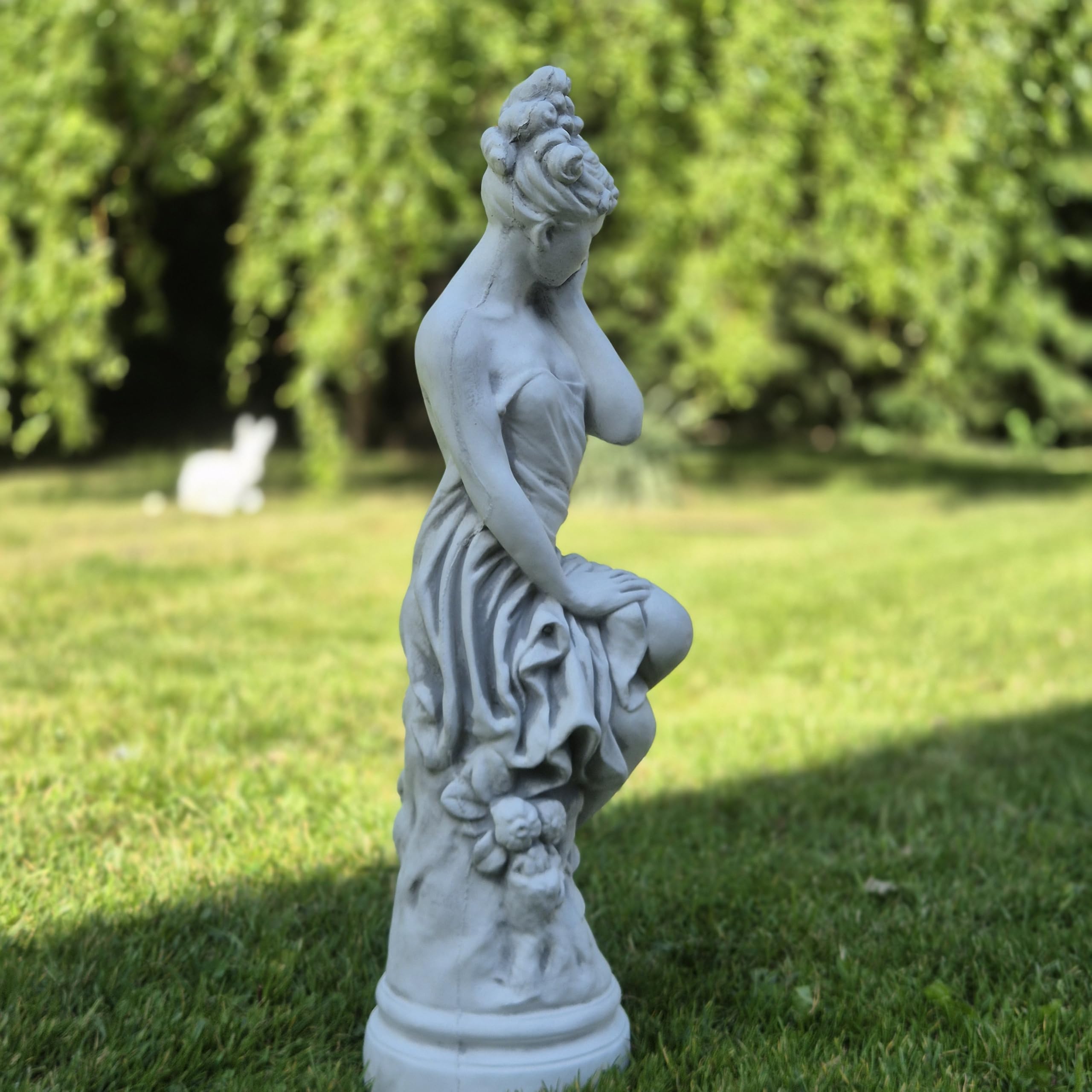 FABRIQ Statue de femme « Héraut du printemps » 66 cm – 18 kg – Sculpture de jardin en pierre – Sculpture de jardin résistante aux intempéries et au gel