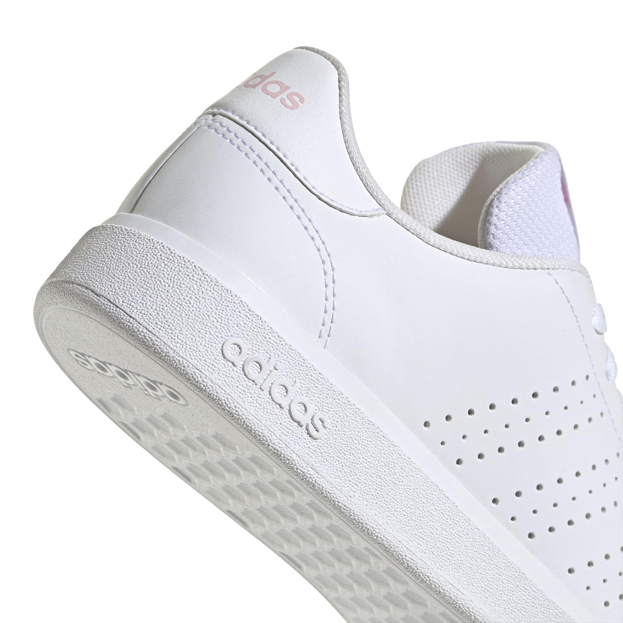 adidas Women's Zapatilla Advantage Base 2.0