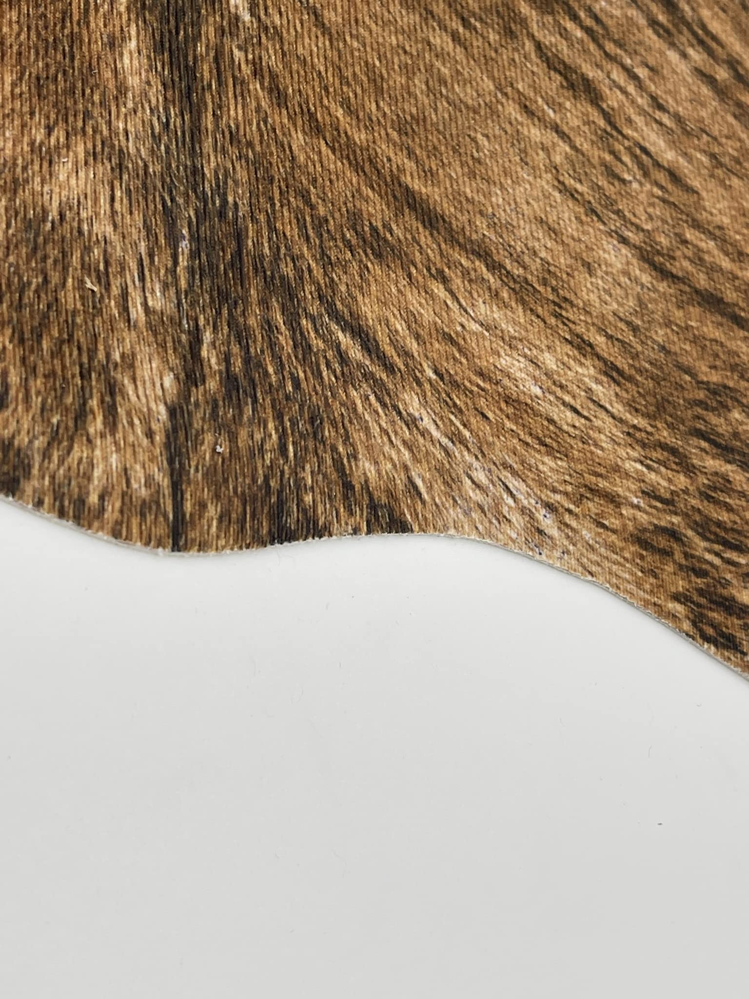 Tappeto Cavallino Sintetico Scamosciato 125x155 cm – Effetto Pelle Stampata in Digitale HD – Tappeto Moderno Finta Pelle per Soggiorno Camera da Letto Design Elegante (Cavallo)
