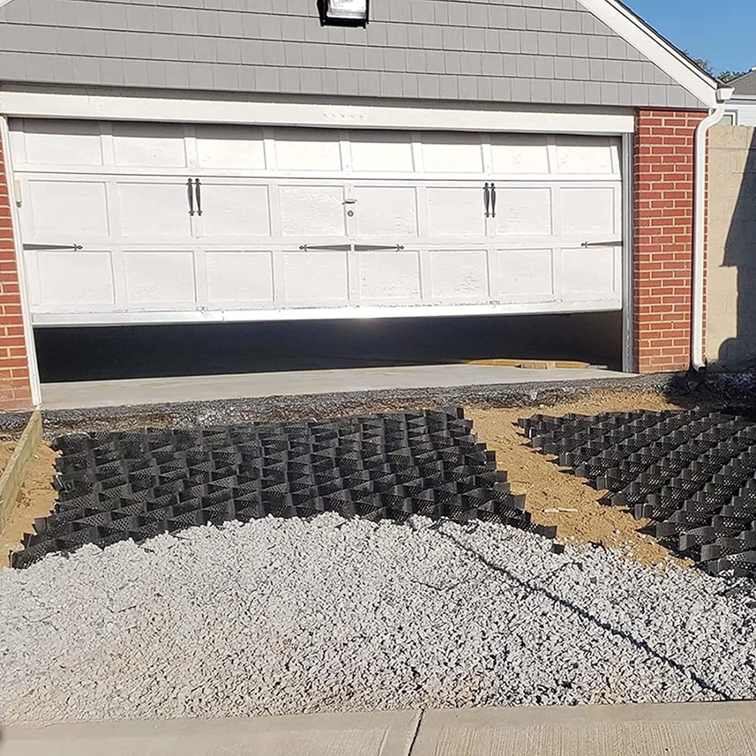 Géogrille ELzEy anti-ornière pour gravier stabilisé de garage et allée carrossable inclinée