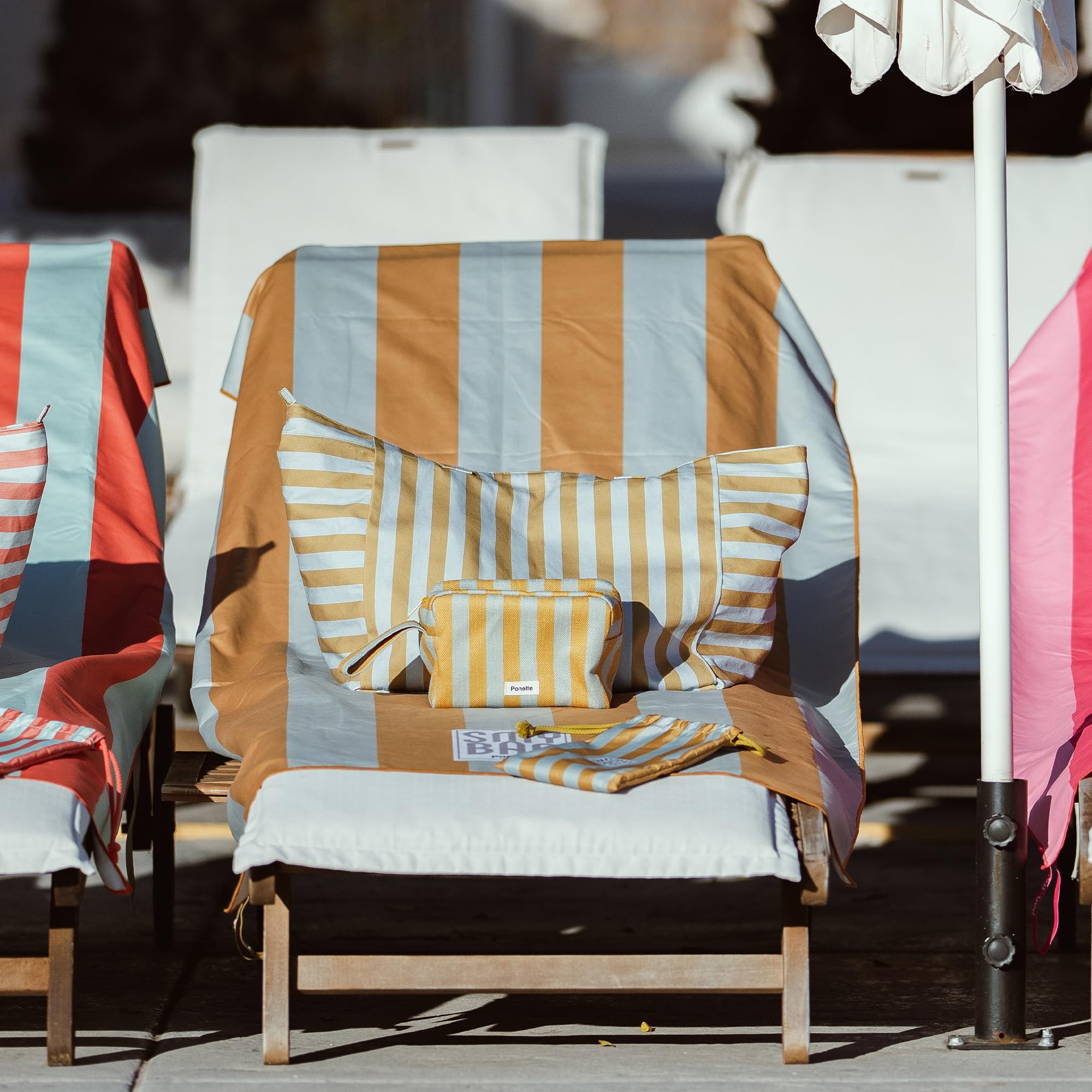 PONETTE - Neceser Menorca – con Cremallera Resistente y asa – Gran Capacidad, Plegable y Ligero – Diseño Actual a Rayas – Bolsa de Aseo Playa, Piscina, Viaje, Gimnasio y Uso Diario – Marca Española