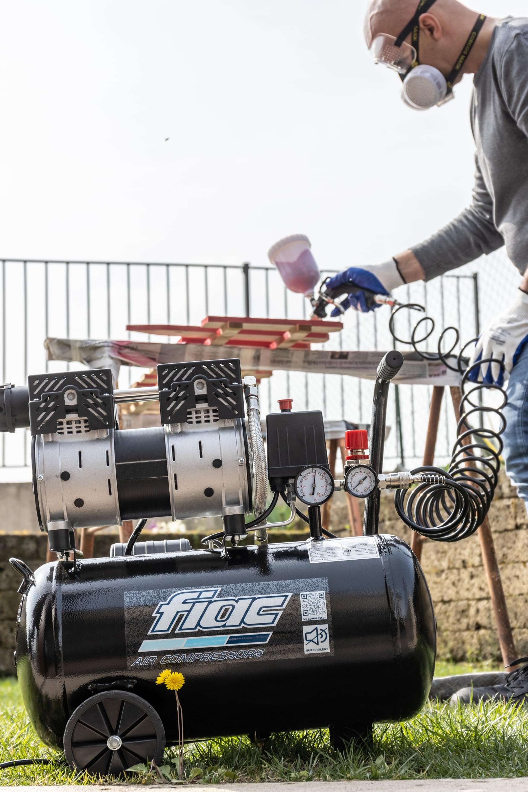 FIAC Geräuscharmer Mobiler Luftkompressor SUPERSILENT 24, Ölfrei, Maximaler Druck 8 Bar, 1 PS, 24-Liter-Tank, Geräuschpegel 58 dB LpA