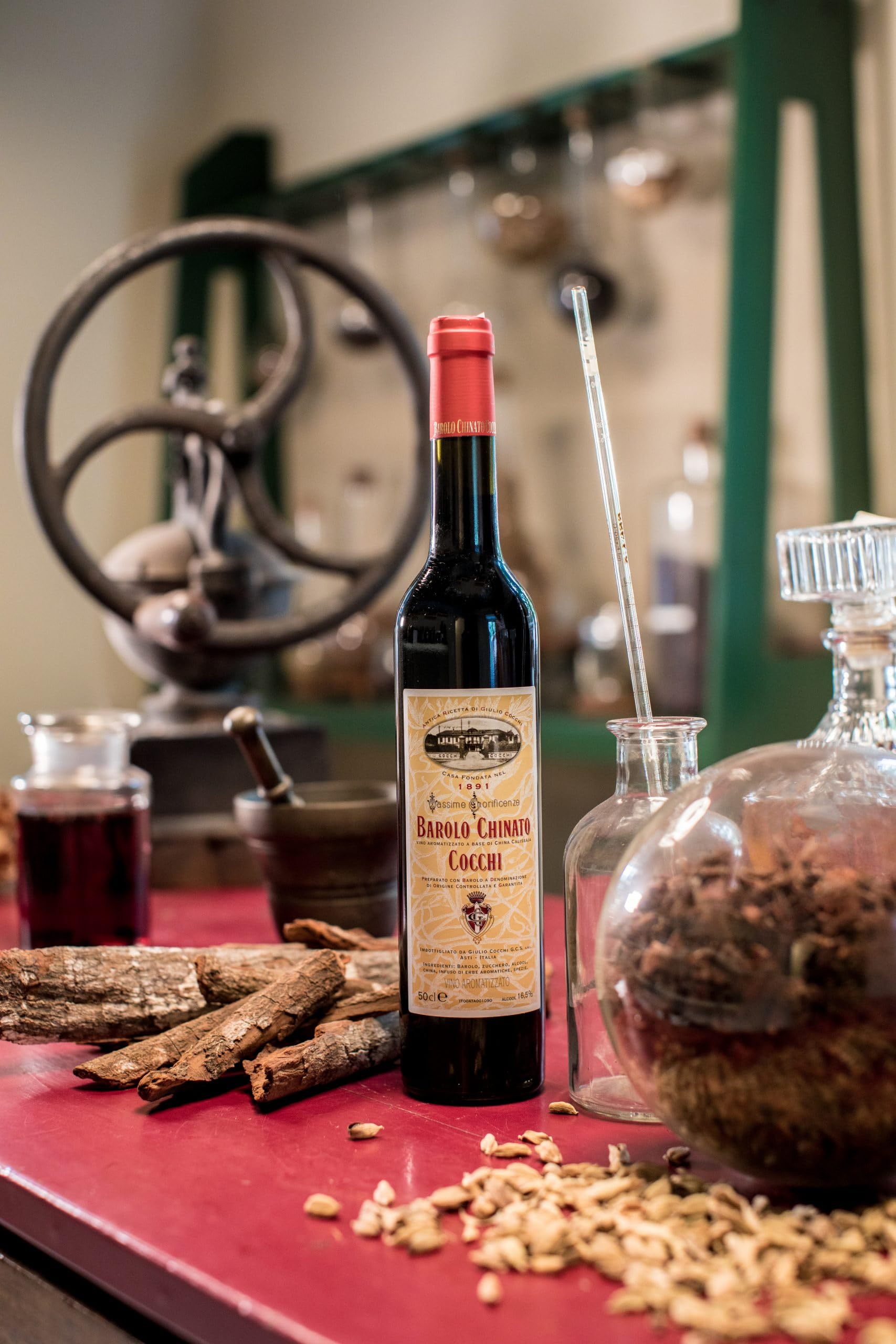 COCCHI - Barolo Chinato - Apéritif à base de Vin - 16,5% Alcool - Origine : Italie/Piémont - Notes de rhubarbe & de vin - A déguster pur ou en cocktail - 50 cl