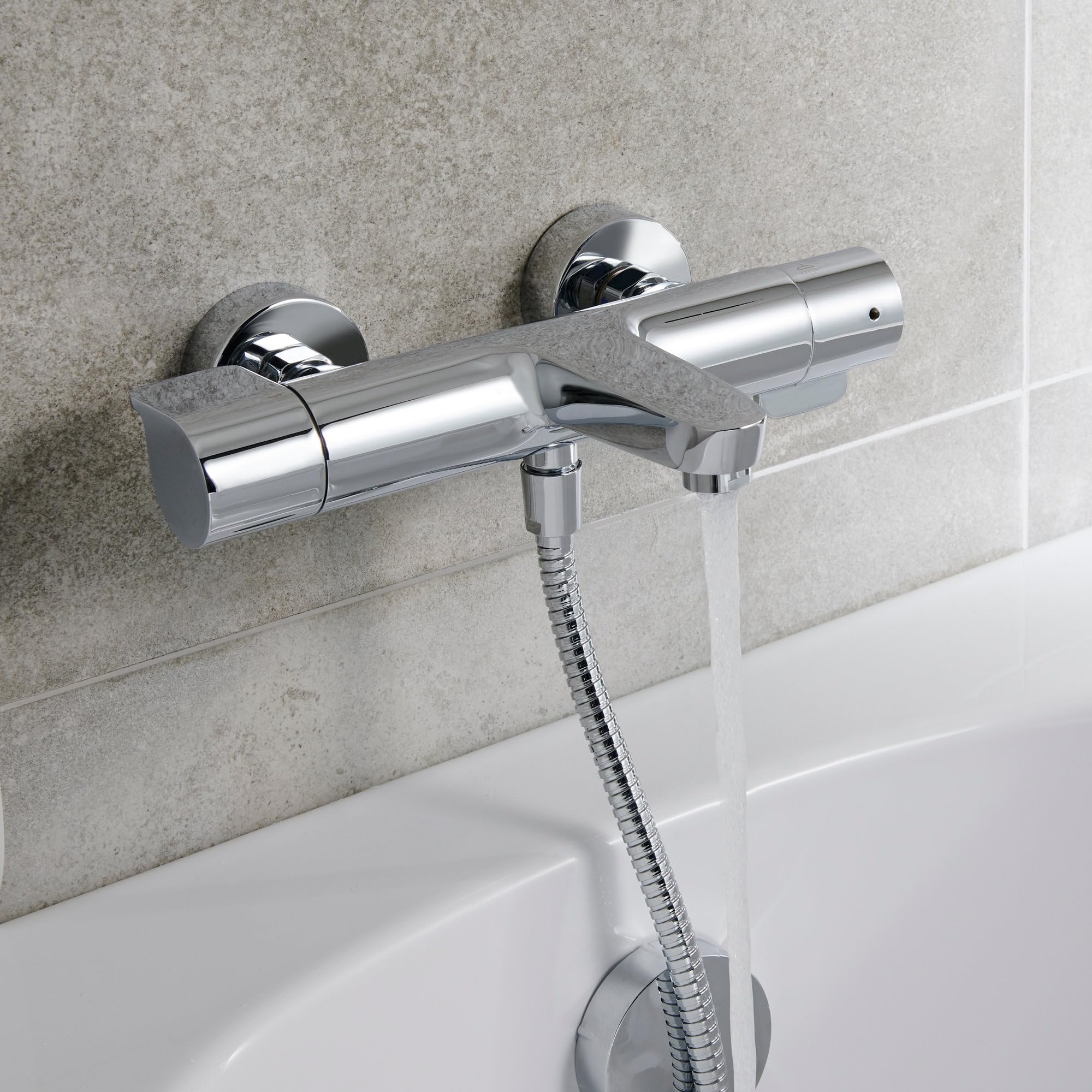 GoodHome Cavally - Mitigeur thermostatique de baignoire mural chromé.