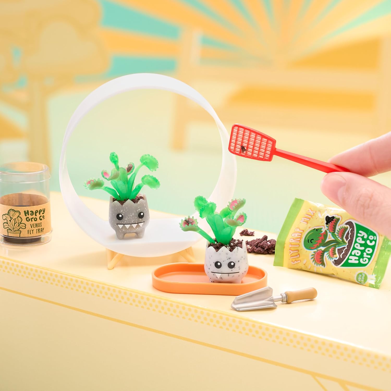 MGA's Miniverse - Make It Mini Nature Series 3 Mini Collectibles, Mystery Blind Packaging, DIY, Crafts, Replica Plants, Flowers, Botanicals, Novelty, Collectors, 8+