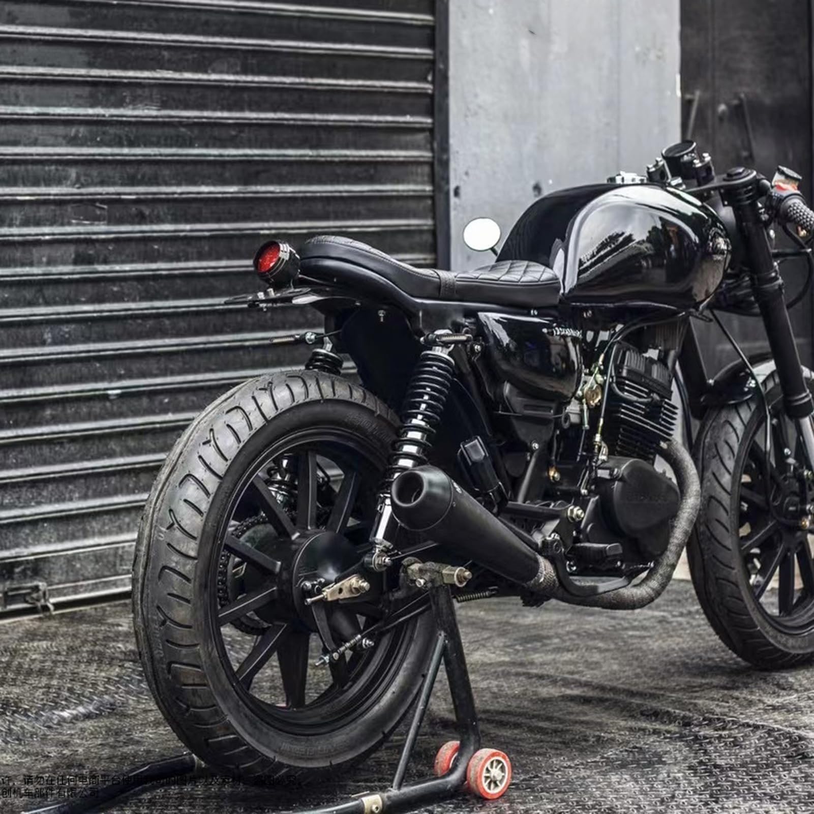Shkalacar Tylne światło motocyklowe, tylne światło z uchwytem tablicy rejestracyjnej, uniwersalna zintegrowana lampa wyścigowa