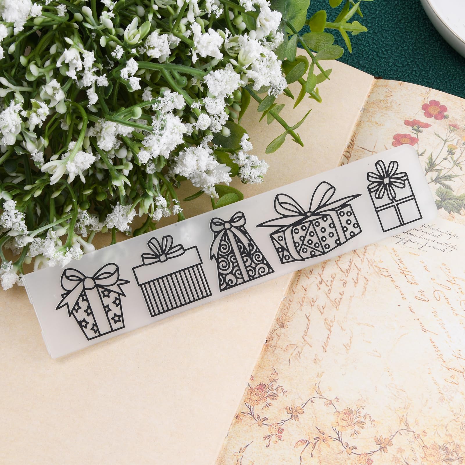 10 Piezas Plantilla de Repujado(15 x 3 cm) Carpetas de Plástico con Relieve Tarjetas, Carpeta de Grabación en Relieve para Scrapbooking Creación de Tarjetas Álbum