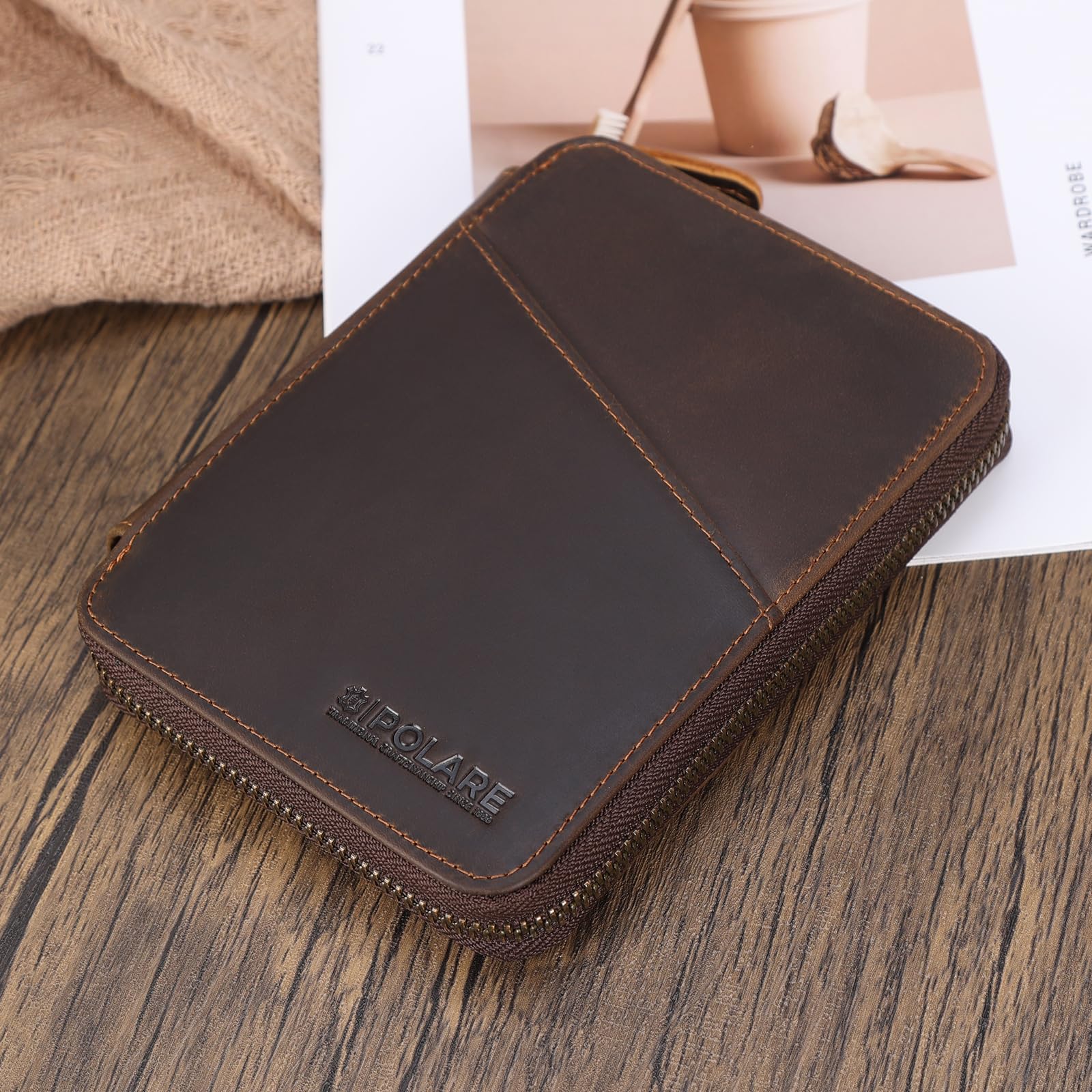 Polare - Cartera de Piel de Grano Completo para Pasaporte con Bloqueo RFID, Funda Plegable Suave con Cremallera YKK