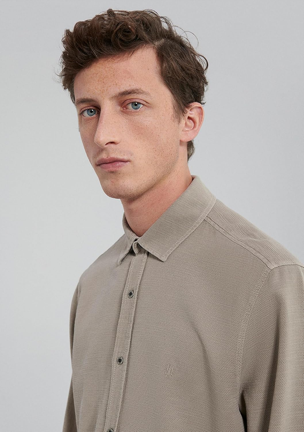 BUTTON-UP LONG SLEEVE SHIRT IN VINTAGE KHAKI