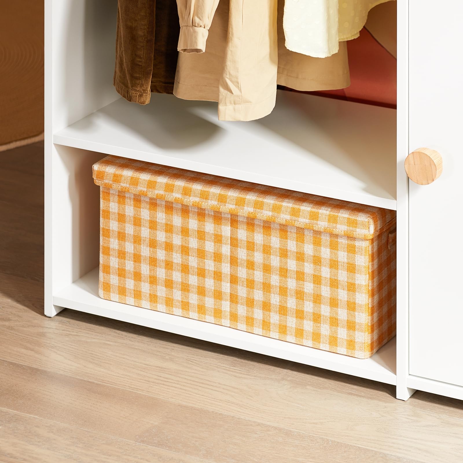 SoBuy Armario Infantil con Almacenaje Juguetes, Armario Infantil Ropa con 2 Ganchos y 4 estantes, Mueble Organizador Juguetes y Ropa Blanco 94x35x110cm KMB110-W