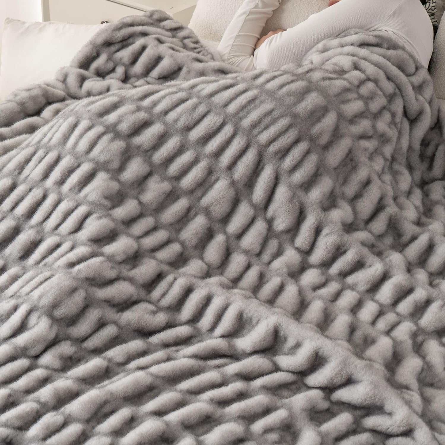 Battilo Rabbit Faux Fur Throw Blanket for Couch, Soft Fluffy Ruched Fur Blanket with Grey Tip, Cozy Thick Warm Fuzzy Large Mink Blanket for Bed Chair Home 60"x80"(Tip Dye Light Grey) - Image 3