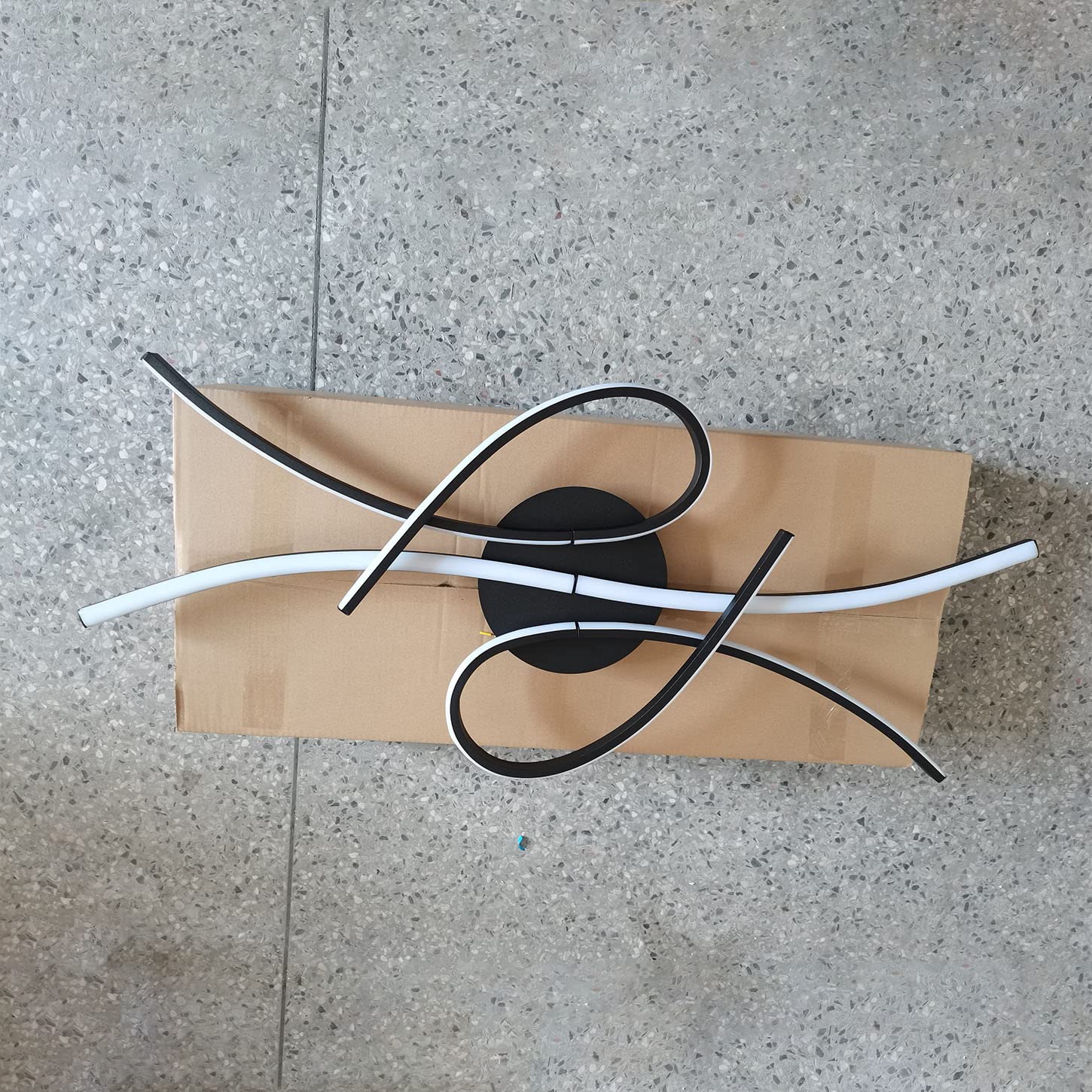 dimmbare LED-Deckenleuchte Moderne Schwarz Deckenlampe Wohnzimmerleuchte Decke Lampe mit Fernbedienung Deckenbeleuchtung für Wohnzimmer Küche Arbeitszimmer Büro Lichter Kronleuchter L80cm 54W
