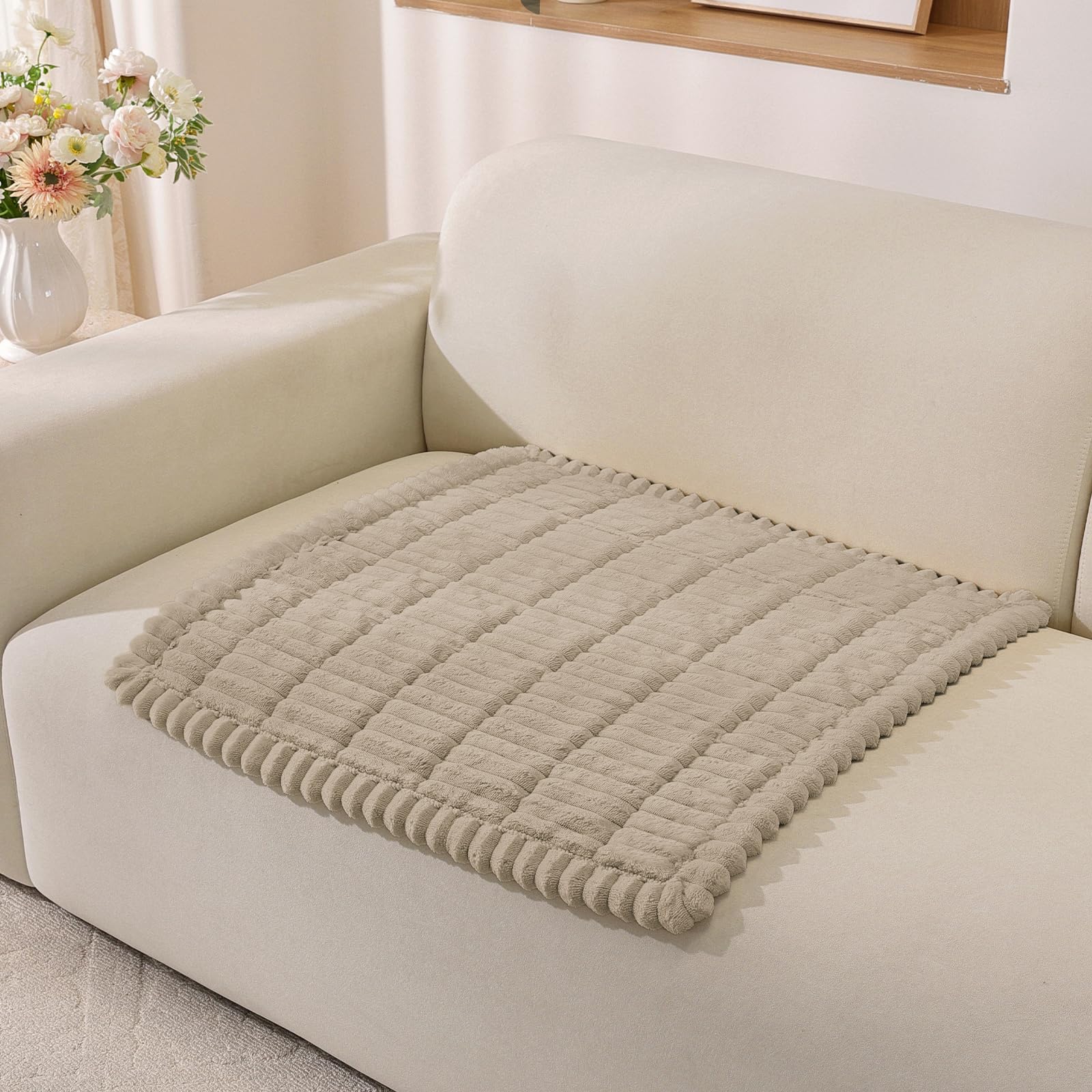 XINEAGE Thick Sofa Covers Washable, Soft Flannel Sofa Cover 2 3 4 Seater, Fuzzy Sofa Slipcovers Non-Slip, Couch Seat Covers Furniture Protctors for Dogs, Pets (70x70cm, Brown)