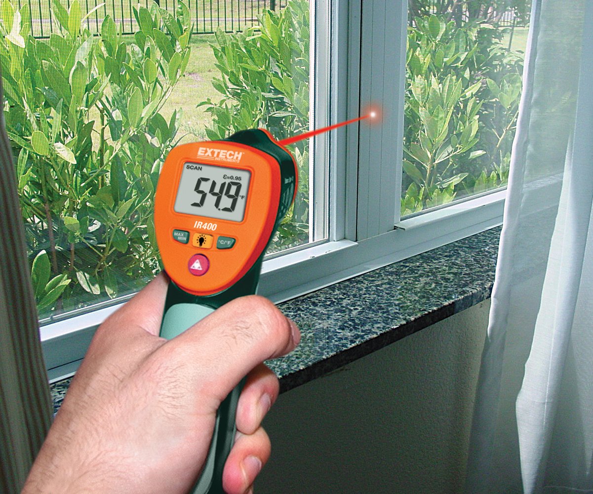 Extech IR400 Mini Termometro Infrarosso con Laser, -4 a 630F | Temp superficie senza contatto -4 a 630F (-20 a 332°C), puntatore laser, LCD retroill., compatto