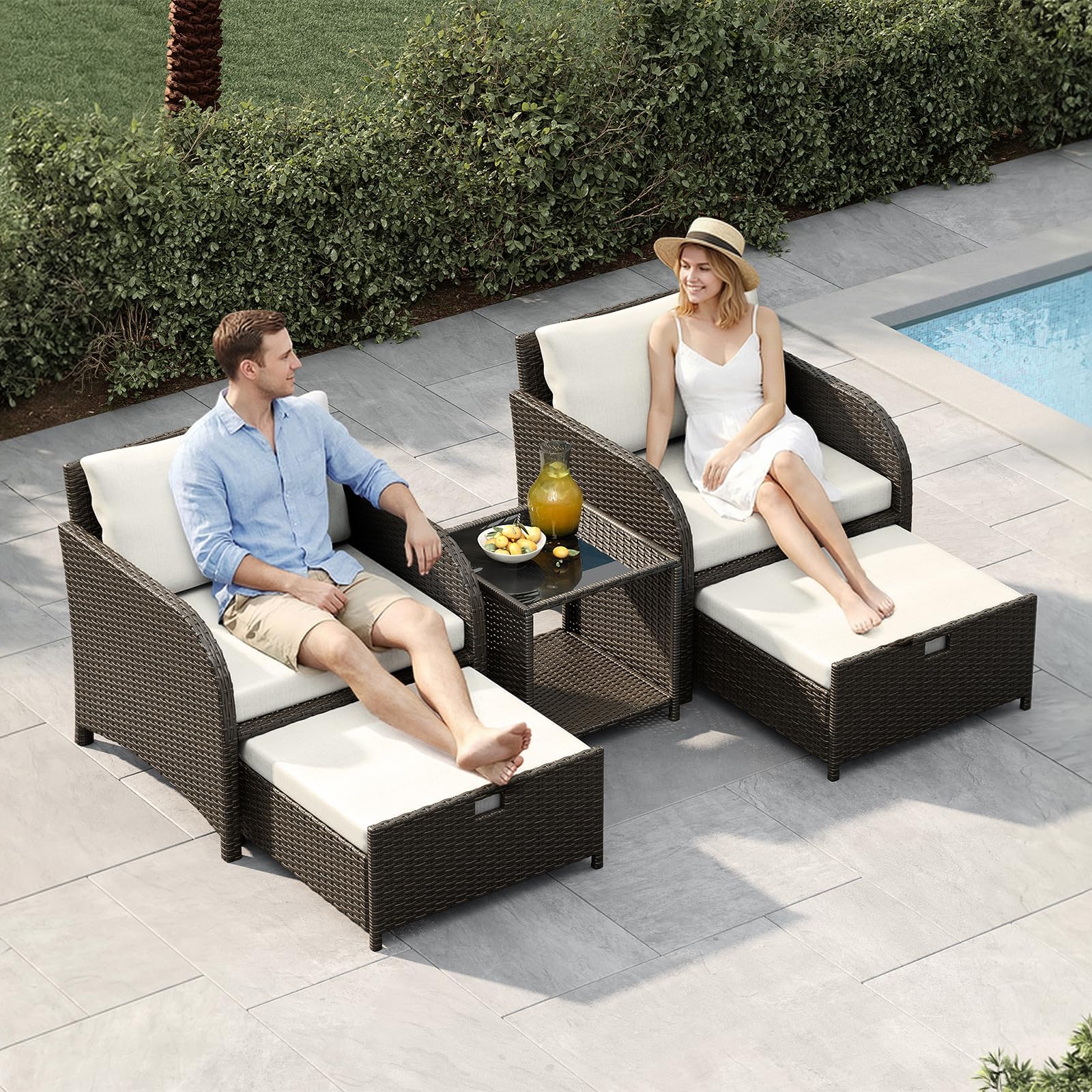Rattan Gartenmöbel Set 5 Teilig, Lounge Möbel Outdoor Balkon | Bequemen Polstern, Ottomans,Gehärtetem Glas Couchtisch, Garten,Veranda,Terrasse,Wetterfestes ,Terrassenmöbel